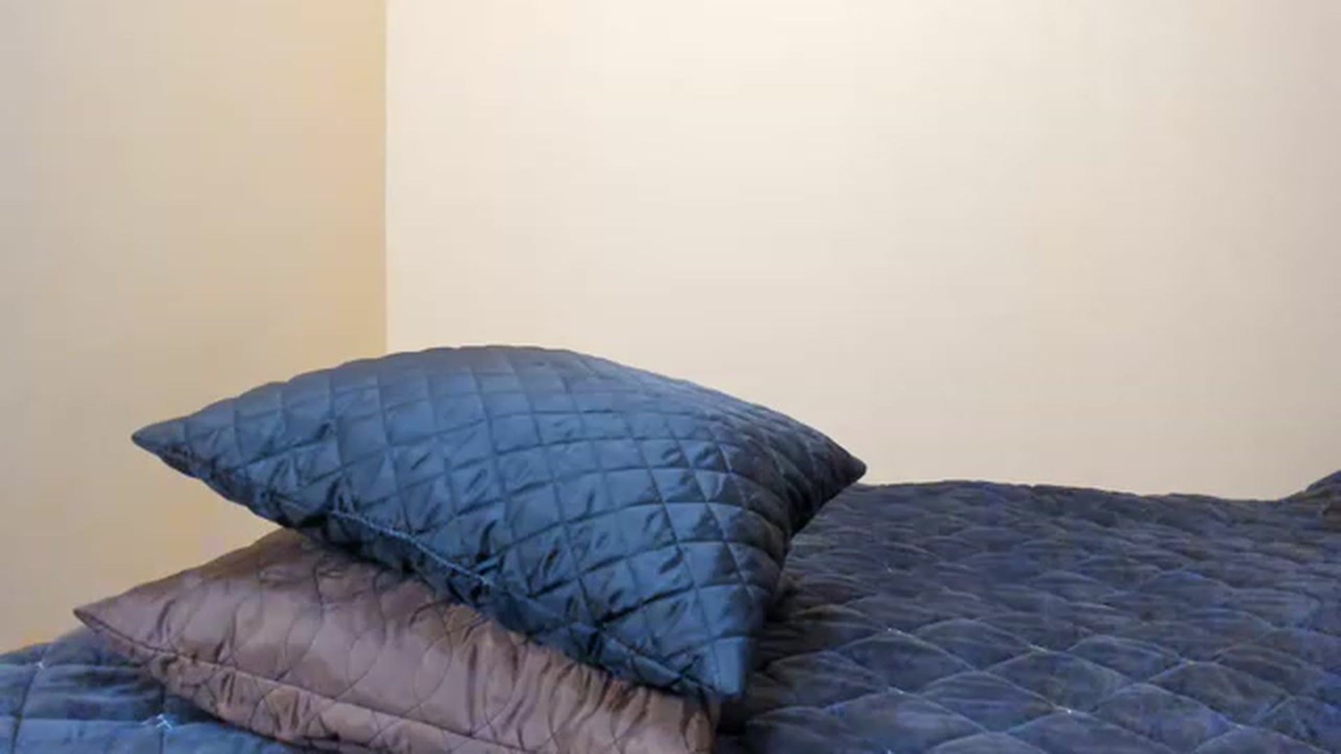 Gallery image thumbnail from BDayAntonina's myfreecams stream on, 03/22/2023, 19:45 image 15 of 20