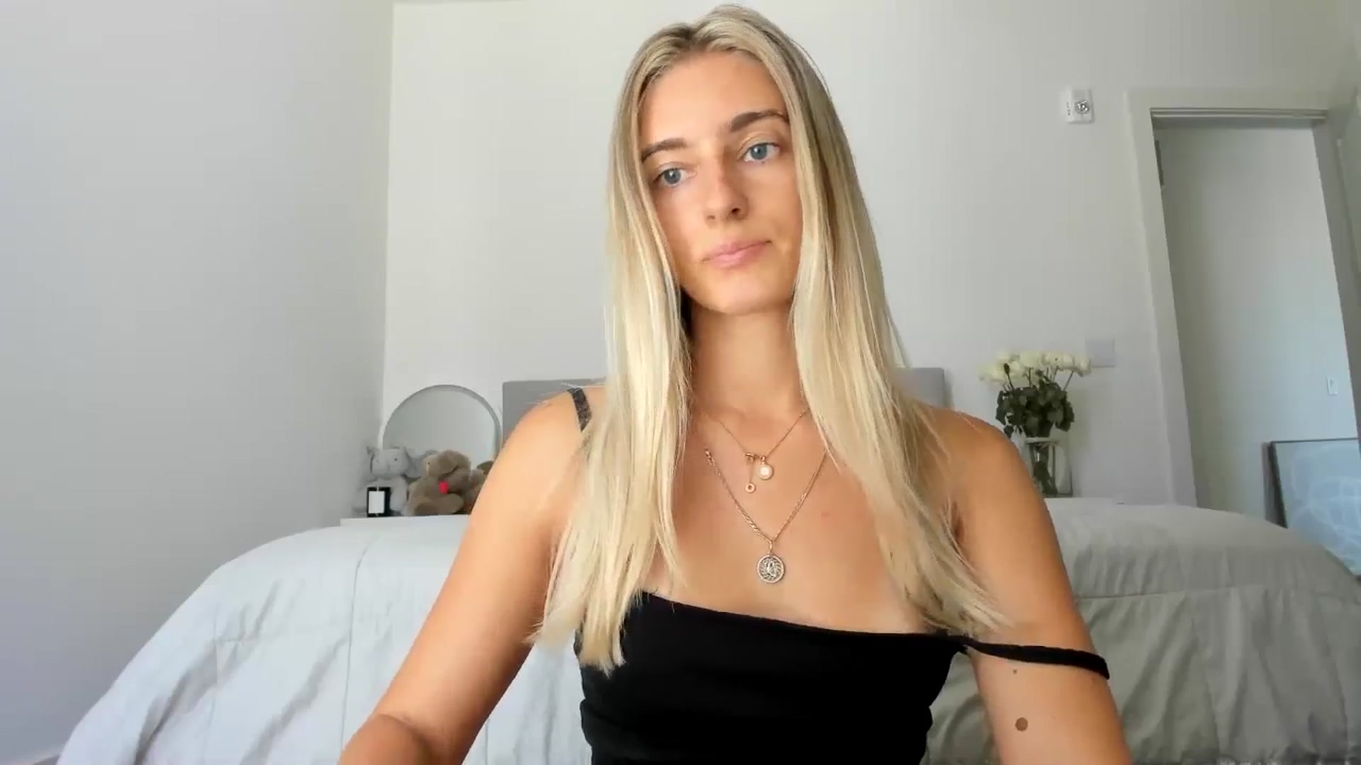 Gallery image thumbnail from BDayIrina's myfreecams stream on, 07/01/2024, 20:28 image 4 of 20