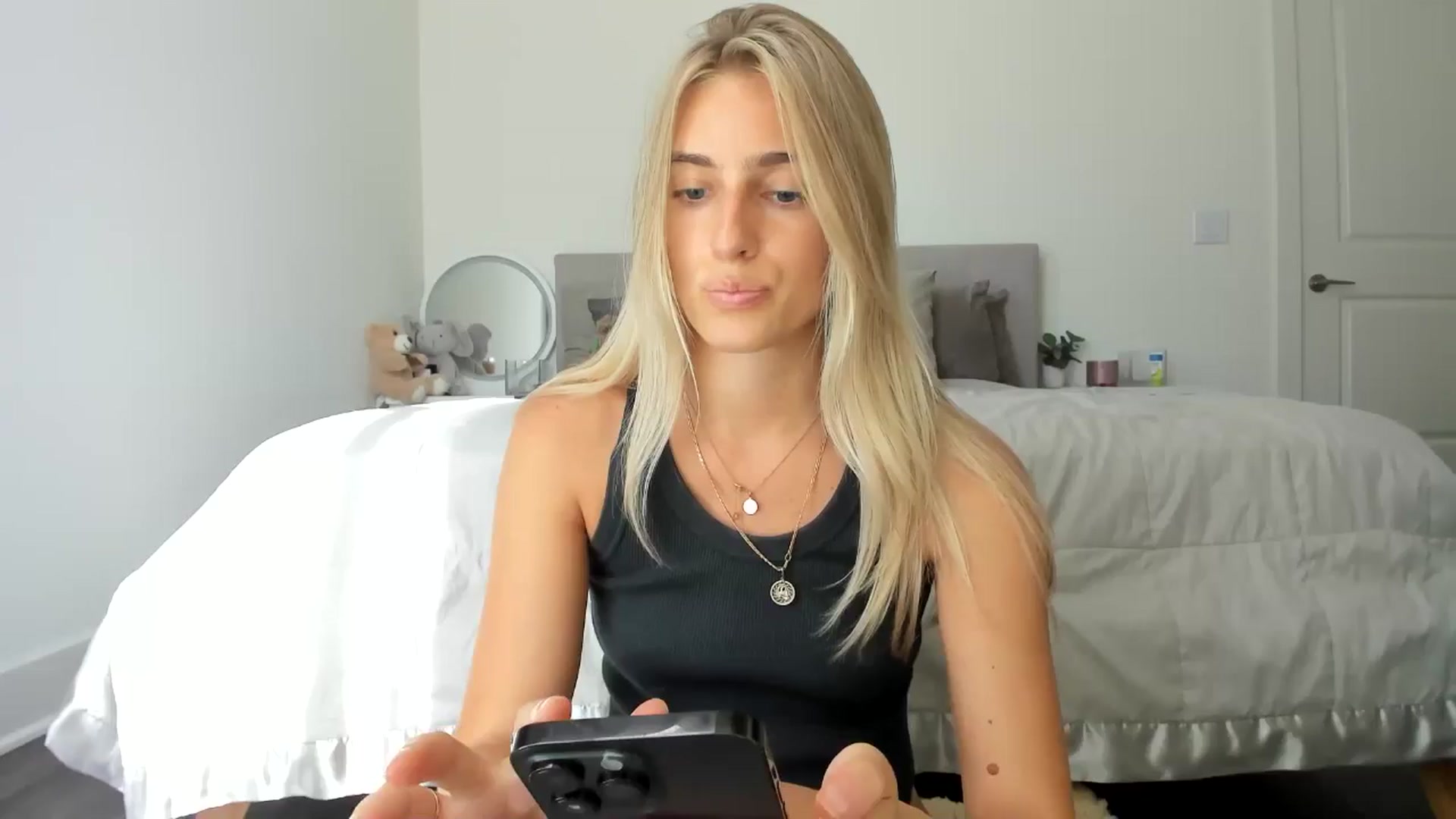 Gallery image thumbnail from BDayIrina's myfreecams stream on, 07/02/2024, 23:39 image 18 of 20