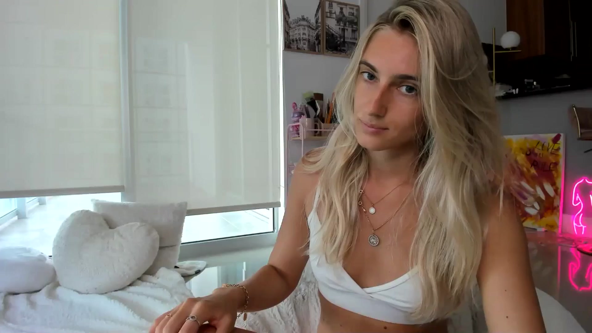 Gallery image thumbnail from BDayIrina's myfreecams stream on, 07/21/2024, 22:12 image 18 of 20