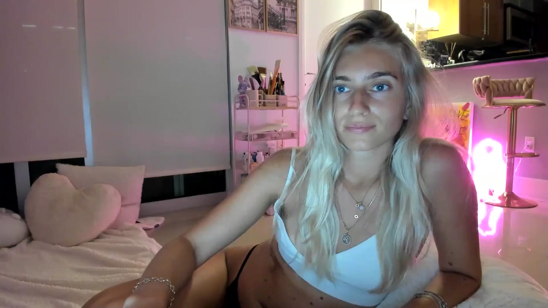 Gallery image thumbnail from BDayIrina's myfreecams stream on, 07/22/2024, 04:43 image 6 of 20