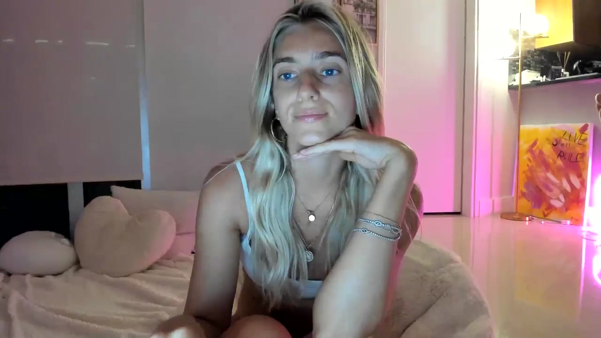 Gallery image thumbnail from BDayIrina's myfreecams stream on, 07/22/2024, 04:43 image 17 of 20