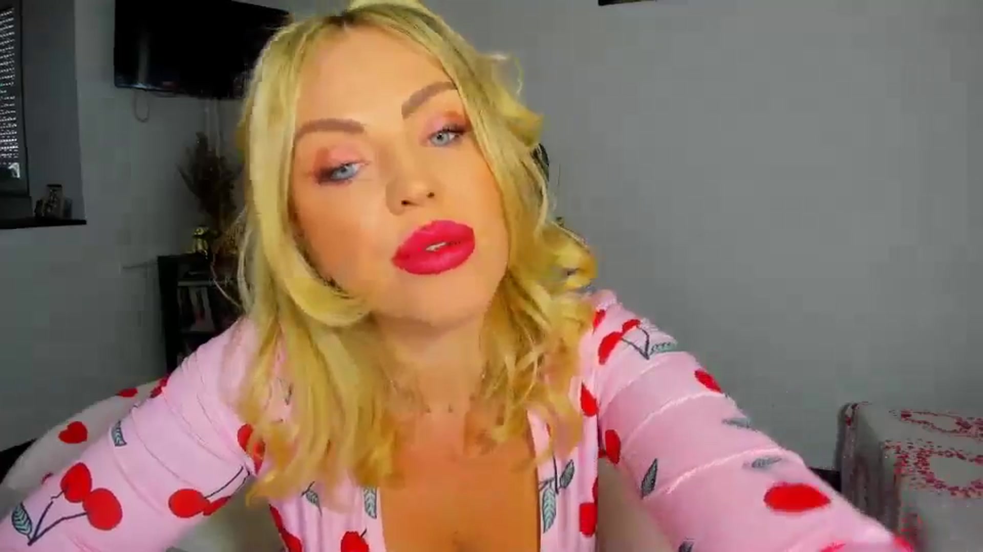Gallery image thumbnail from BDayJOY's myfreecams stream on, 08/22/2025, 06:45 image 2 of 20