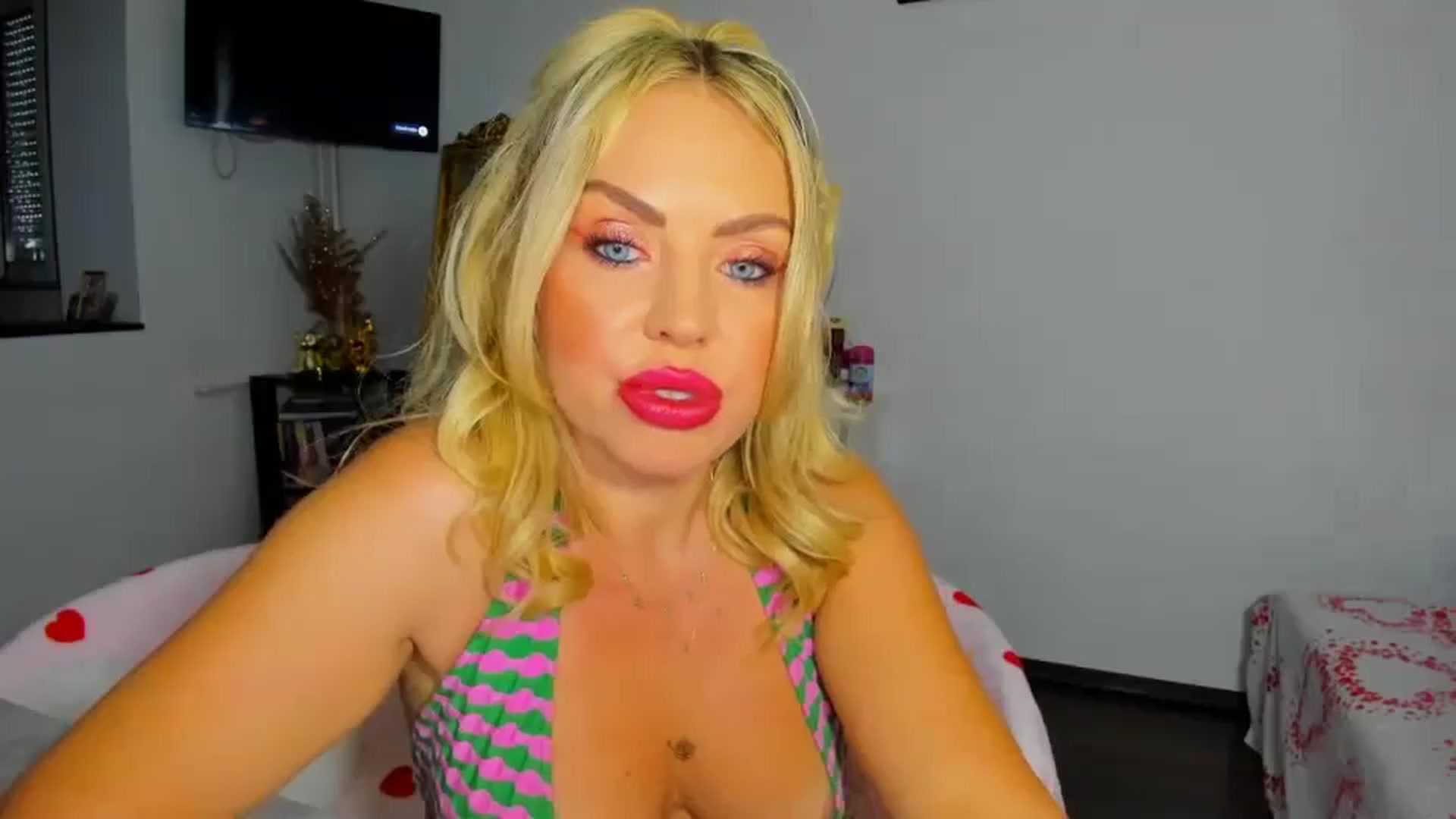 Gallery image thumbnail from BDayJOY's myfreecams stream on, 08/23/2025, 06:43 image 5 of 20