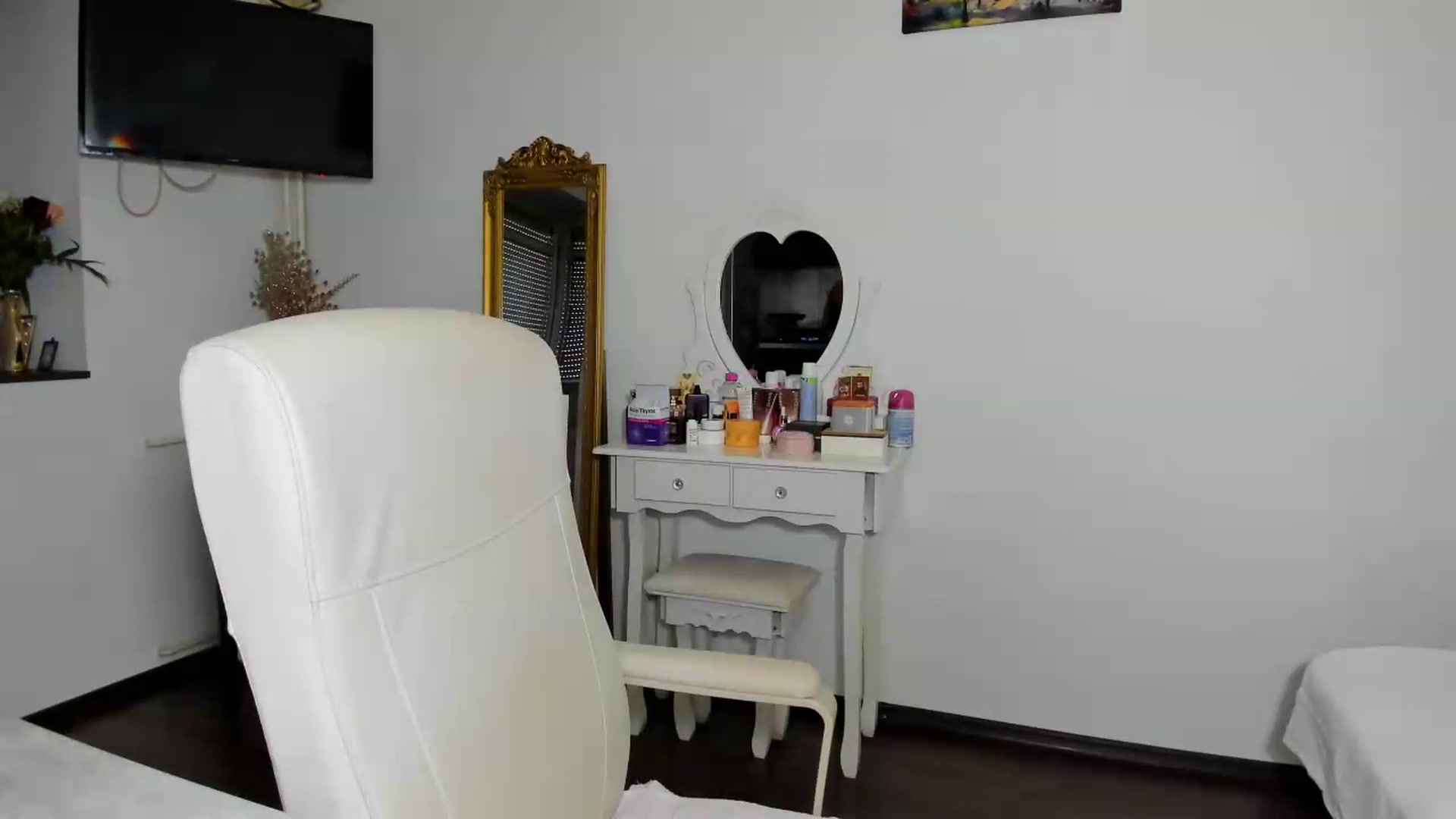 Gallery image thumbnail from BDayJOY's myfreecams stream on, 08/11/2026, 08:01 image 13 of 20