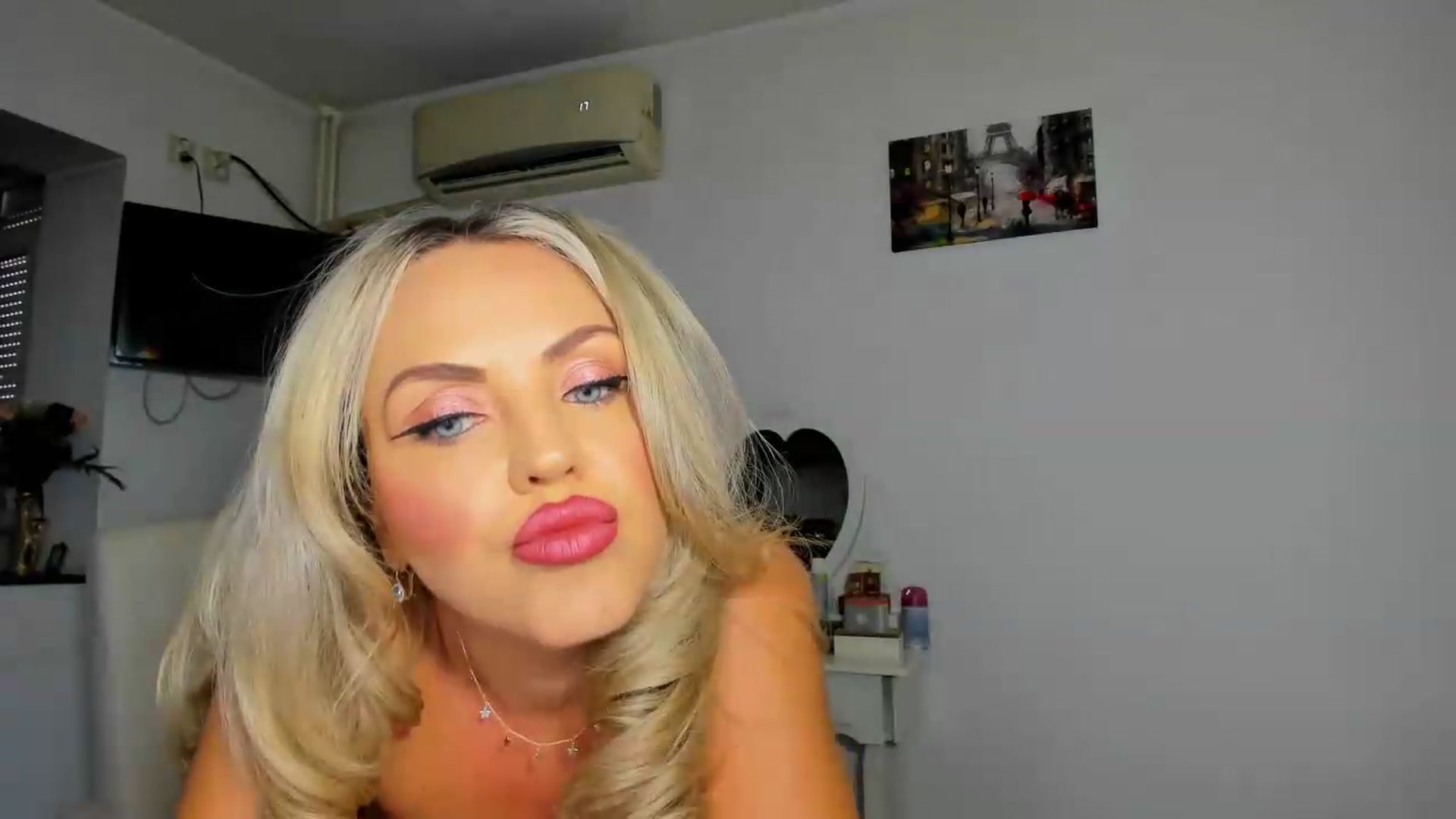 Gallery image thumbnail from BDayJOY's myfreecams stream on, 08/11/2026, 08:01 image 17 of 20