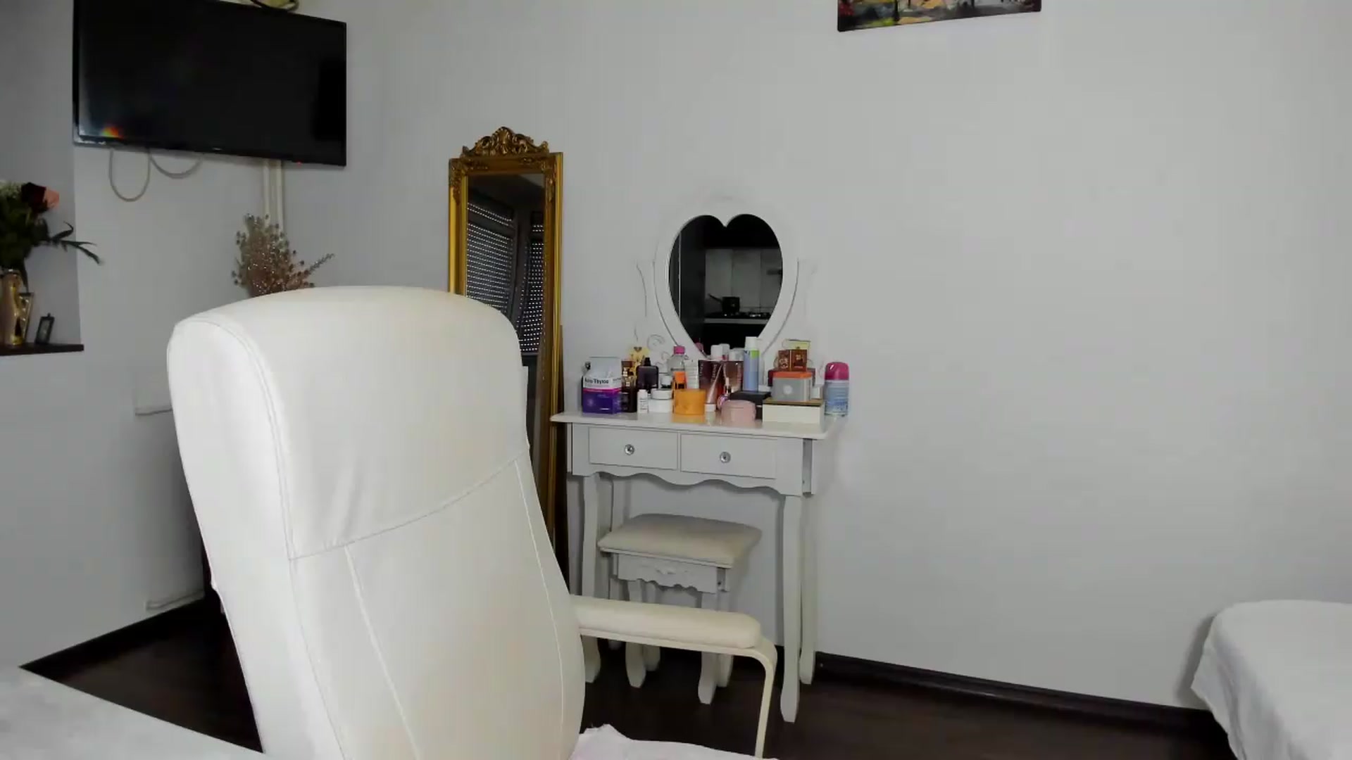 Gallery image thumbnail from BDayJOY's myfreecams stream on, 08/11/2026, 08:01 image 12 of 20