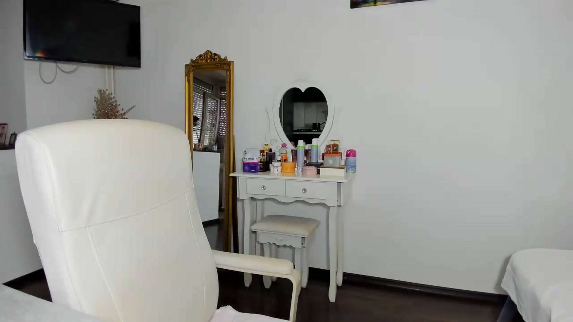 Gallery image thumbnail from BDayJOY's myfreecams stream on, 08/11/2026, 12:39 image 16 of 20