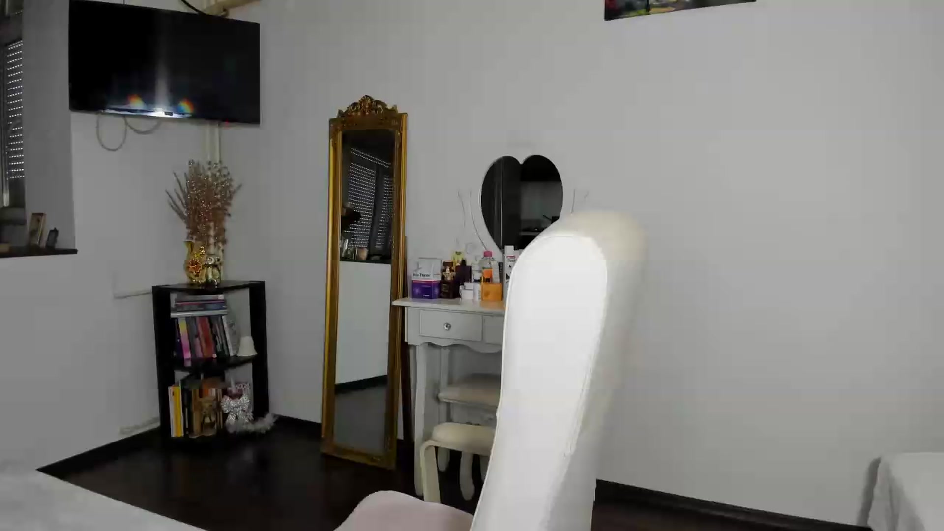 Gallery image thumbnail from BDayJOY's myfreecams stream on, 08/12/2026, 07:05 image 6 of 20
