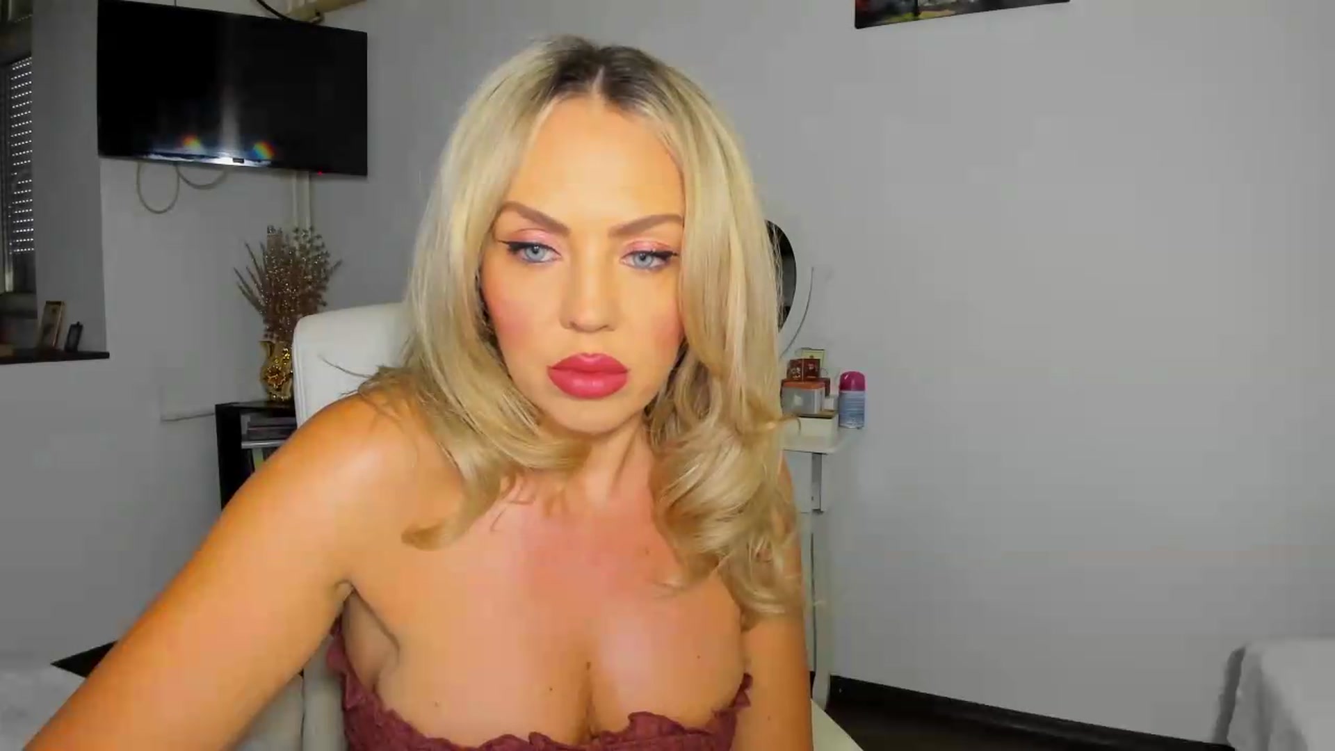 Gallery image thumbnail from BDayJOY's myfreecams stream on, 08/12/2026, 07:05 image 7 of 20