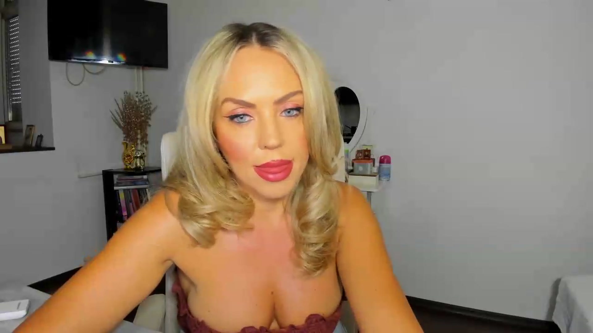 Gallery image thumbnail from BDayJOY's myfreecams stream on, 08/12/2026, 07:56 image 10 of 20