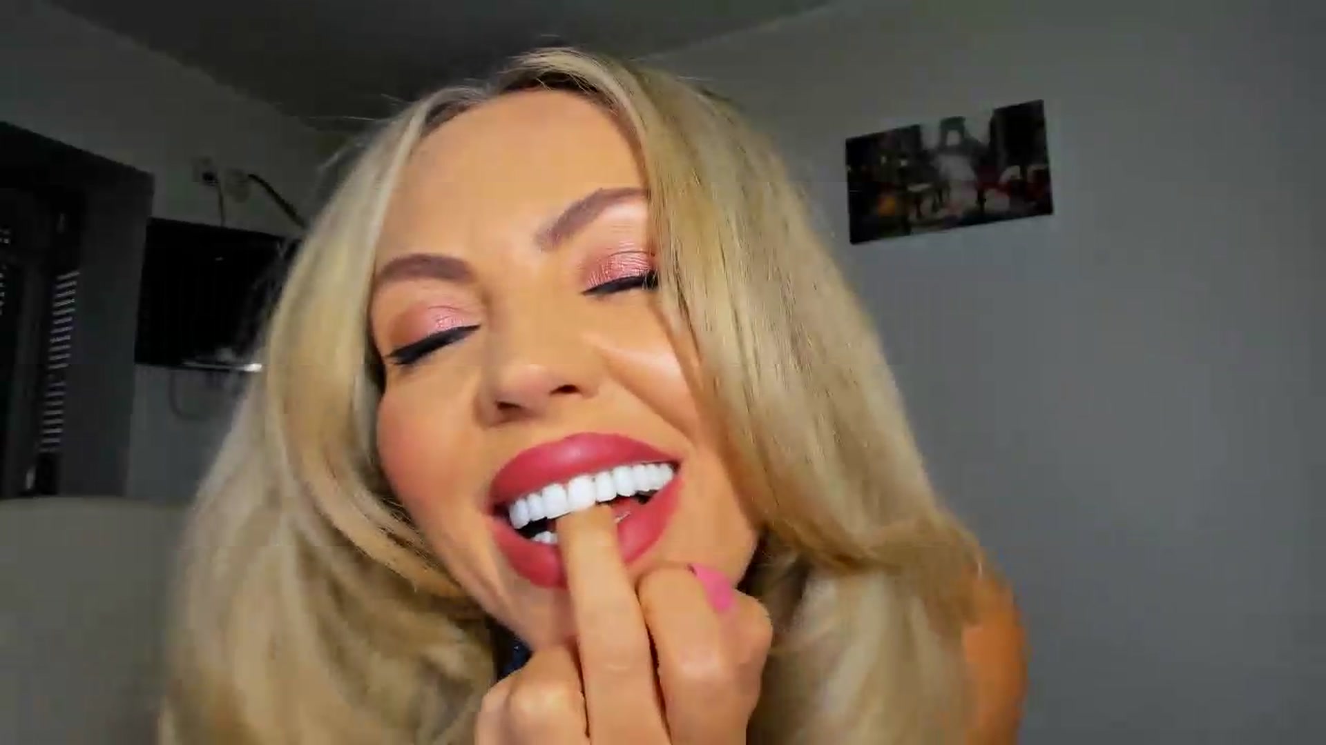 Gallery image thumbnail from BDayJOY's myfreecams stream on, 08/12/2026, 10:47 image 19 of 20