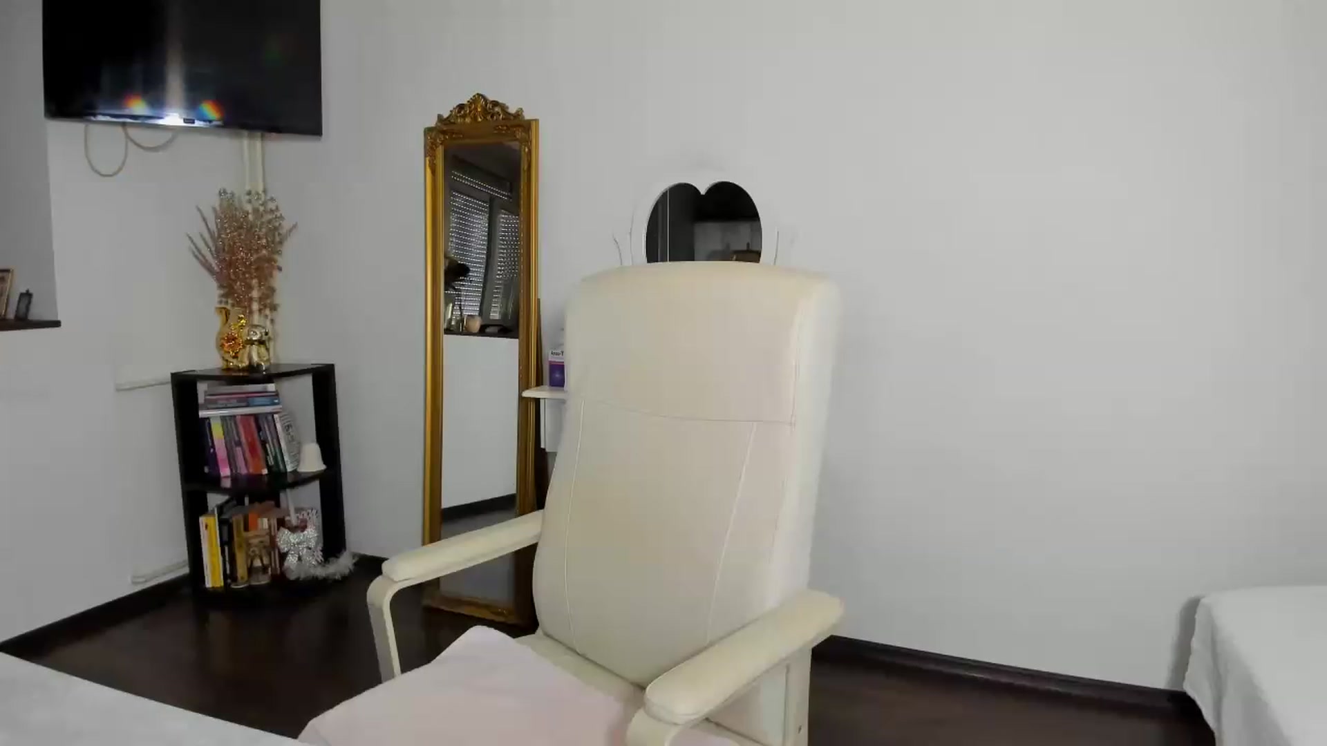 Gallery image thumbnail from BDayJOY's myfreecams stream on, 08/12/2026, 11:36 image 5 of 20