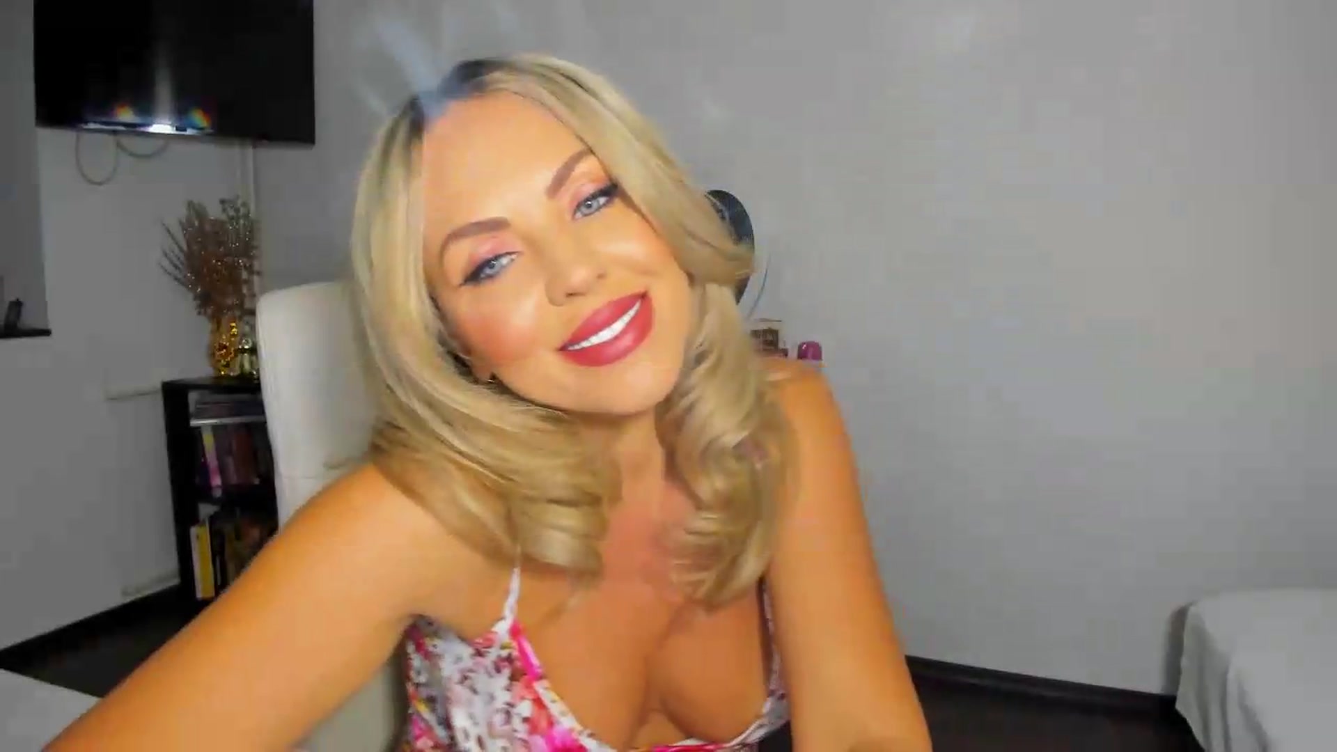 Gallery image thumbnail from BDayJOY's myfreecams stream on, 08/14/2026, 08:22 image 6 of 20