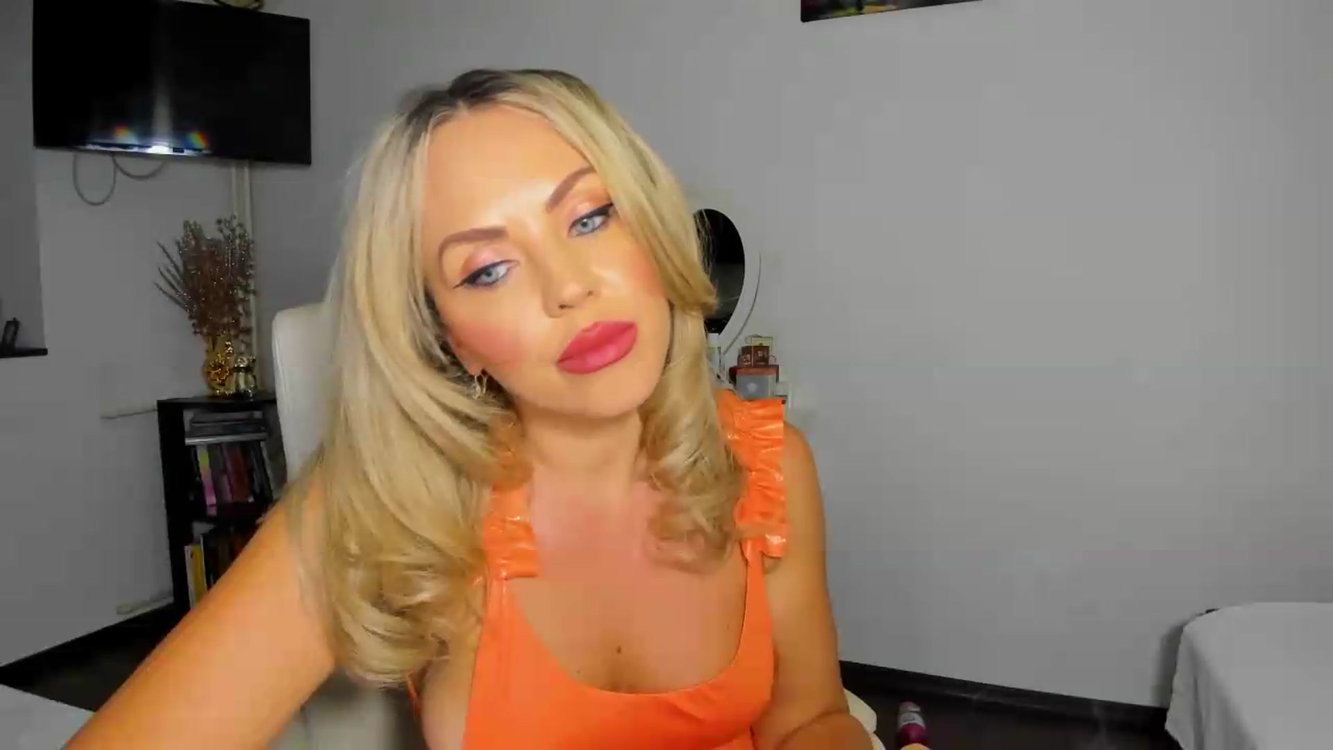 Gallery image thumbnail from BDayJOY's myfreecams stream on, 08/14/2026, 13:42 image 14 of 20