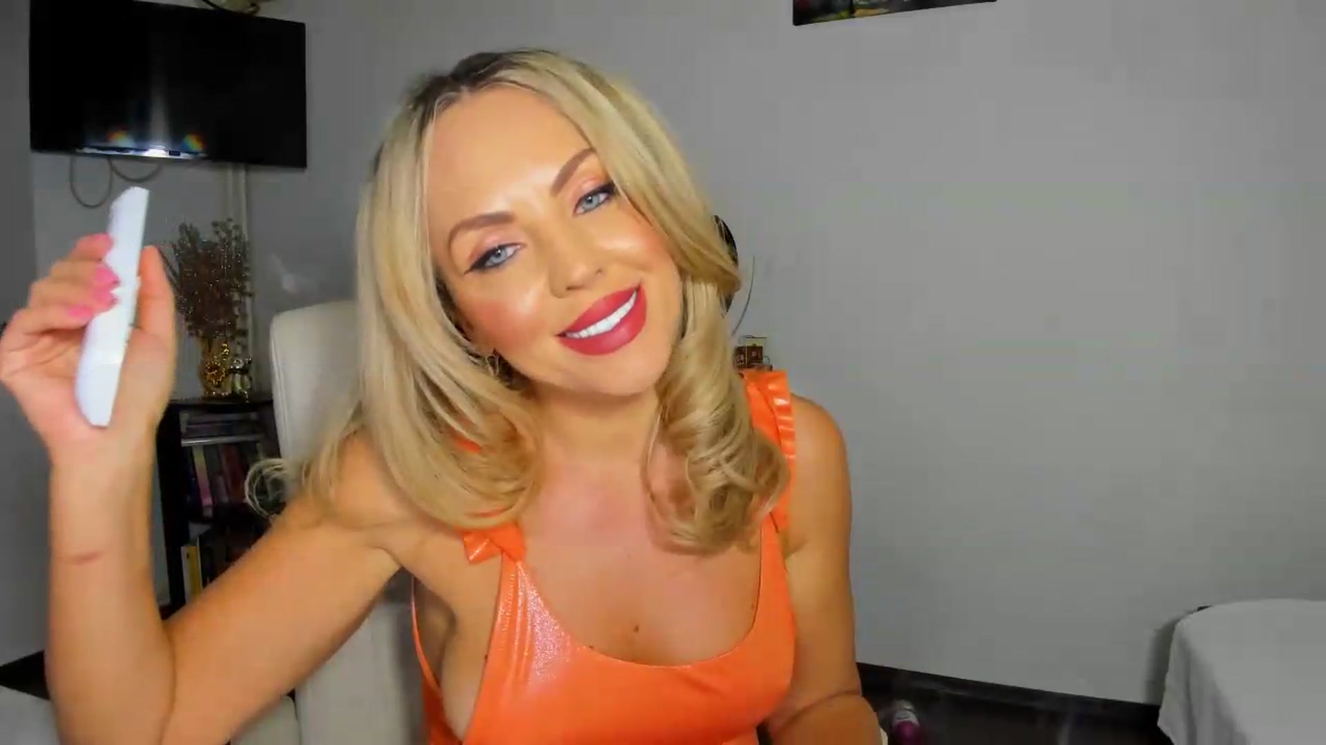 Gallery image thumbnail from BDayJOY's myfreecams stream on, 08/14/2026, 13:42 image 9 of 20