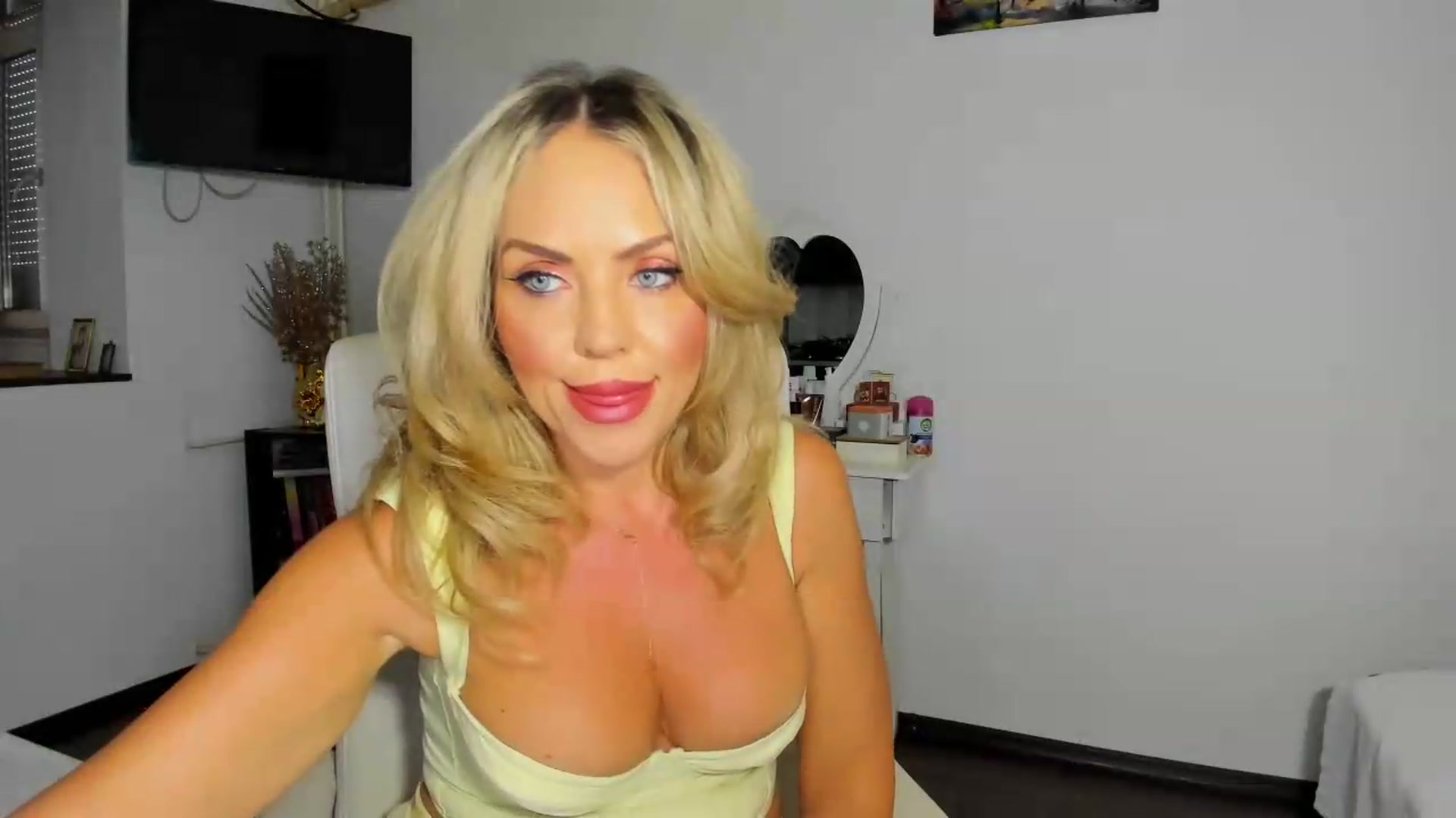 Gallery image thumbnail from BDayJOY's myfreecams stream on, 08/20/2026, 13:39 image 20 of 20