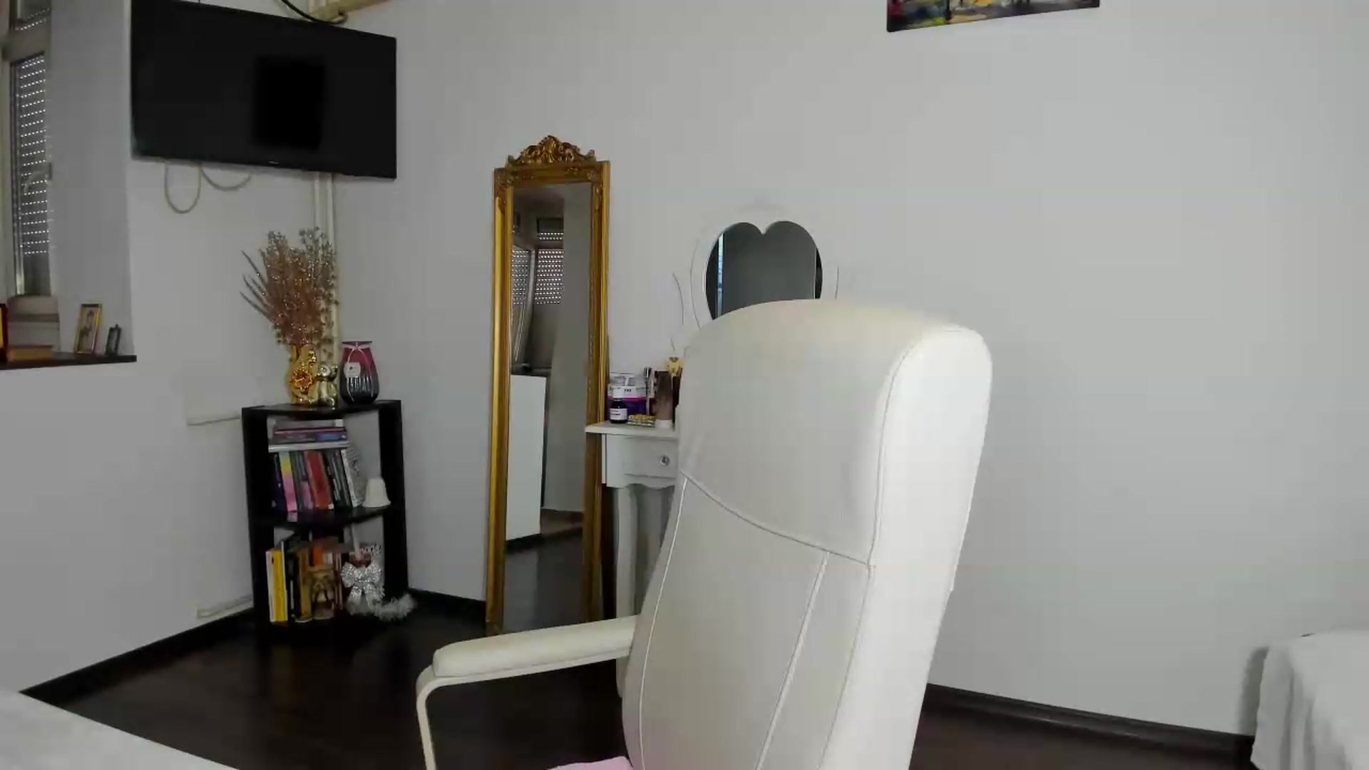 Gallery image thumbnail from BDayJOY's myfreecams stream on, 08/20/2026, 13:39 image 11 of 20