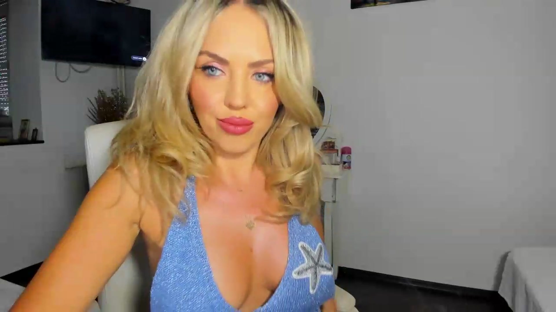 Gallery image thumbnail from BDayJOY's myfreecams stream on, 08/21/2026, 06:32 image 6 of 20