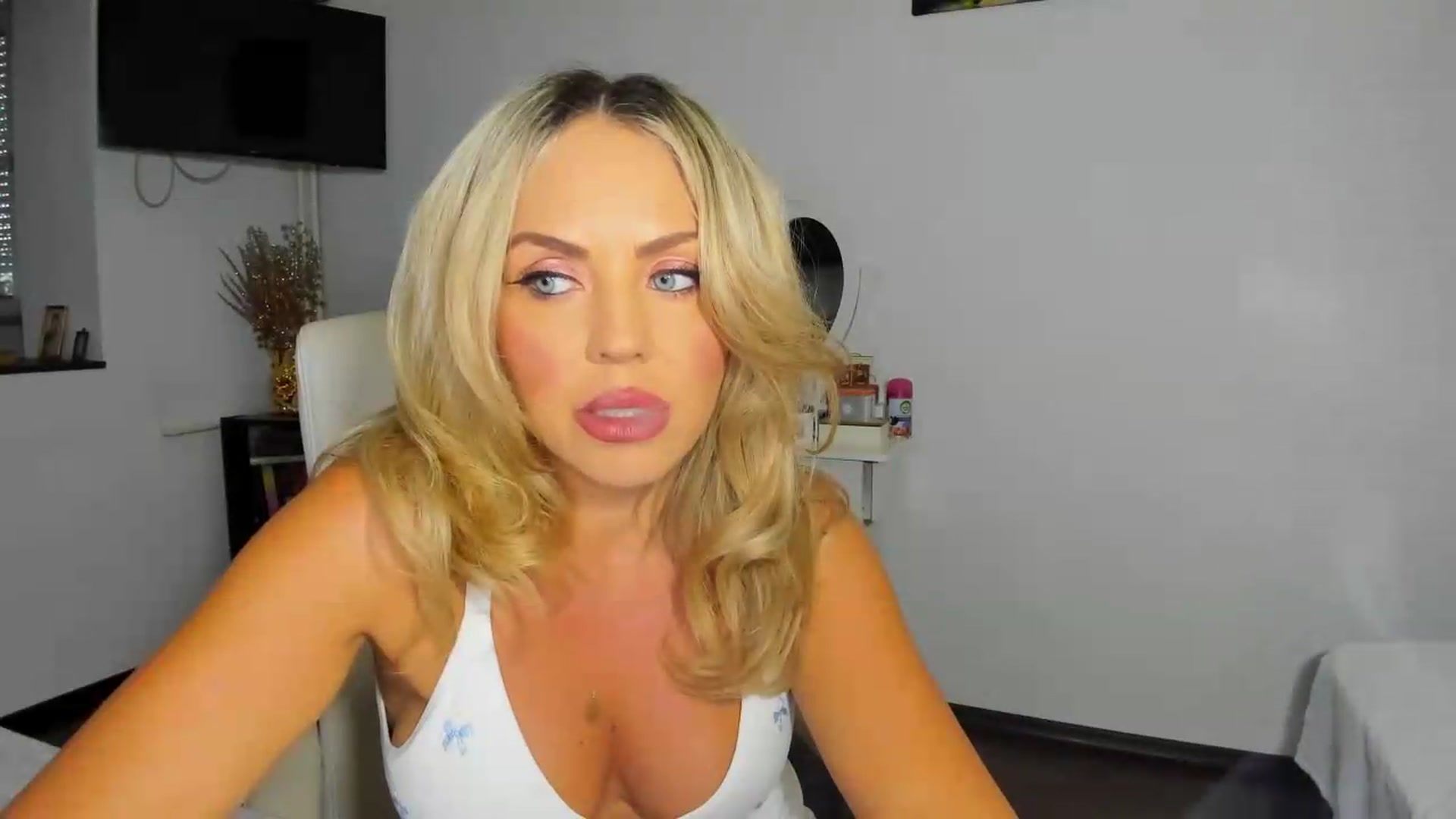 Gallery image thumbnail from BDayJOY's myfreecams stream on, 08/21/2026, 07:30 image 3 of 20