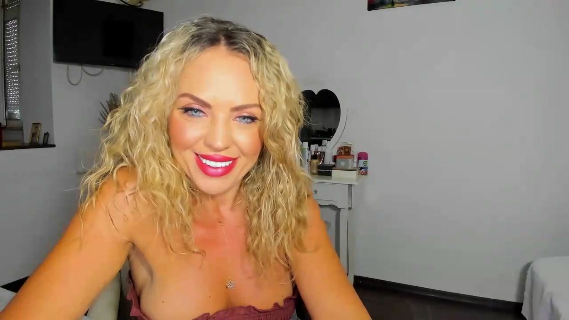 Gallery image thumbnail from BDayJOY's myfreecams stream on, 08/23/2026, 07:07 image 17 of 20