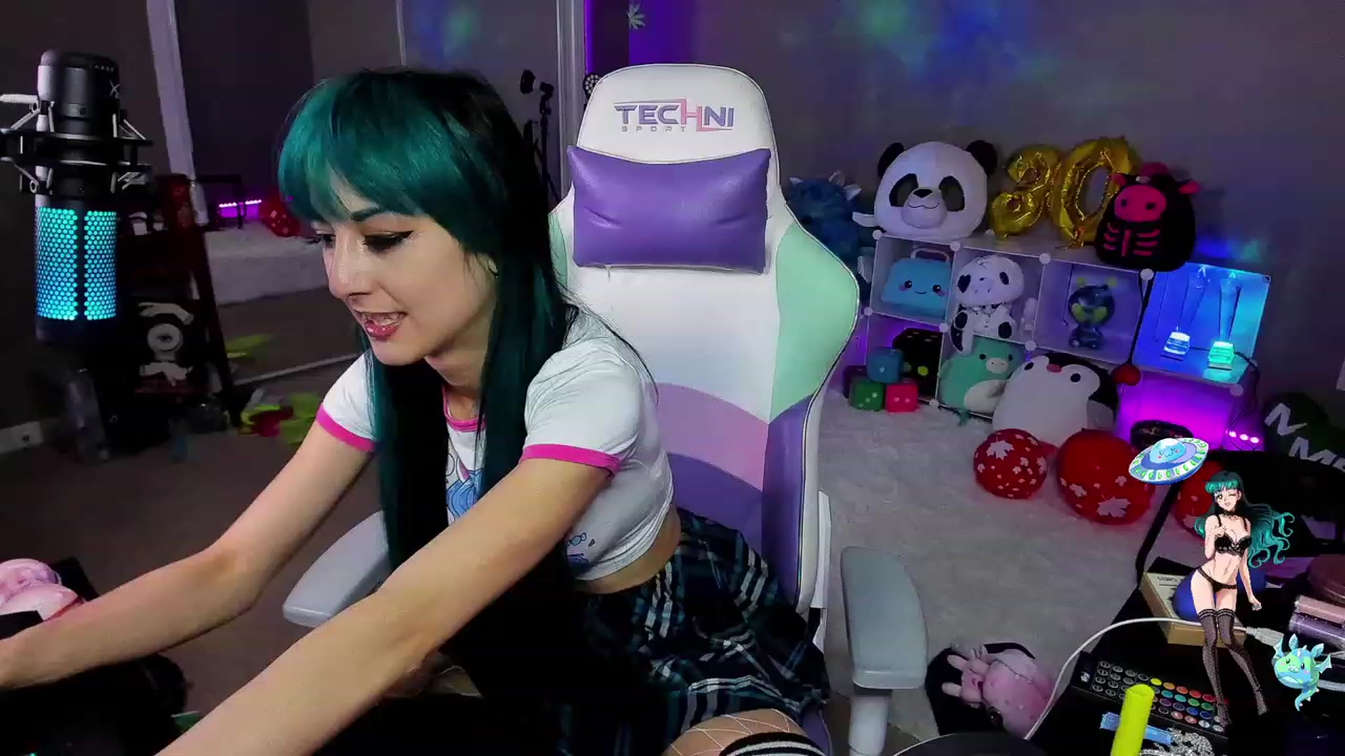 Gallery image thumbnail from BDayLexaLuv's myfreecams stream on, 07/20/2023, 07:07 image 6 of 20