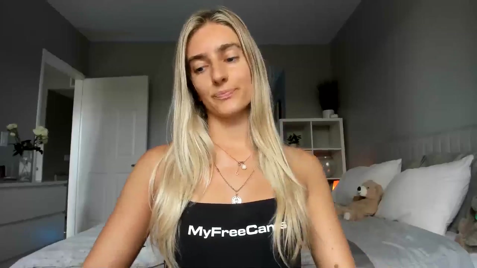 Gallery image thumbnail from BDayVodka's myfreecams stream on, 07/14/2025, 23:08 image 16 of 20