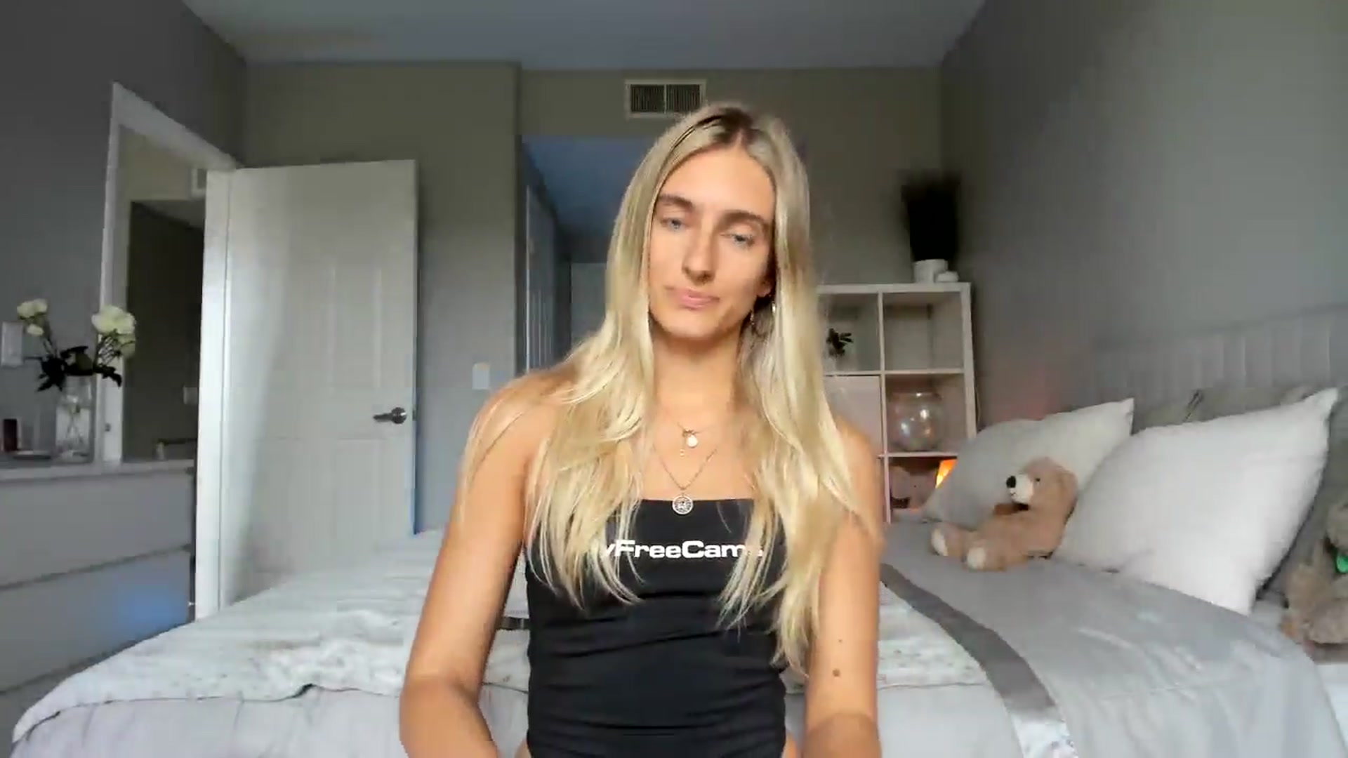 Gallery image thumbnail from BDayVodka's myfreecams stream on, 07/14/2025, 23:08 image 15 of 20