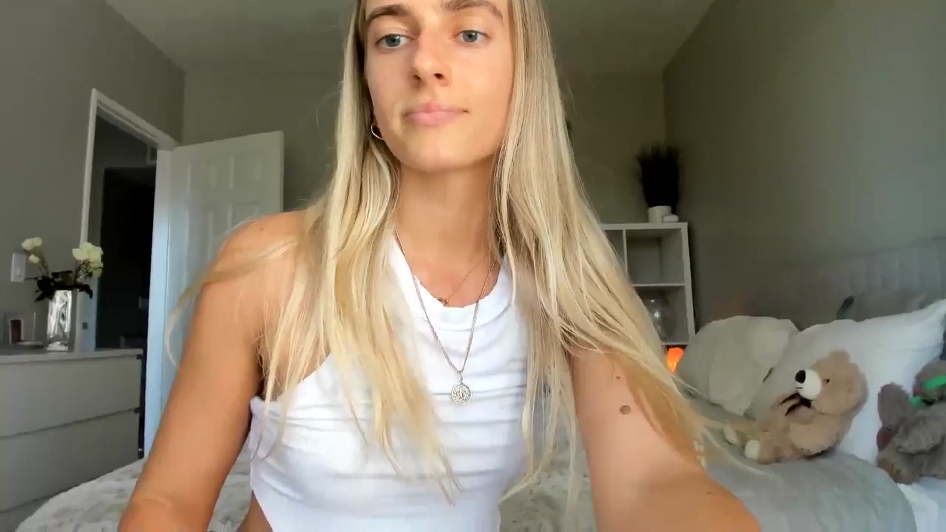Gallery image thumbnail from BDayVodka's myfreecams stream on, 07/17/2025, 24:43 image 19 of 20