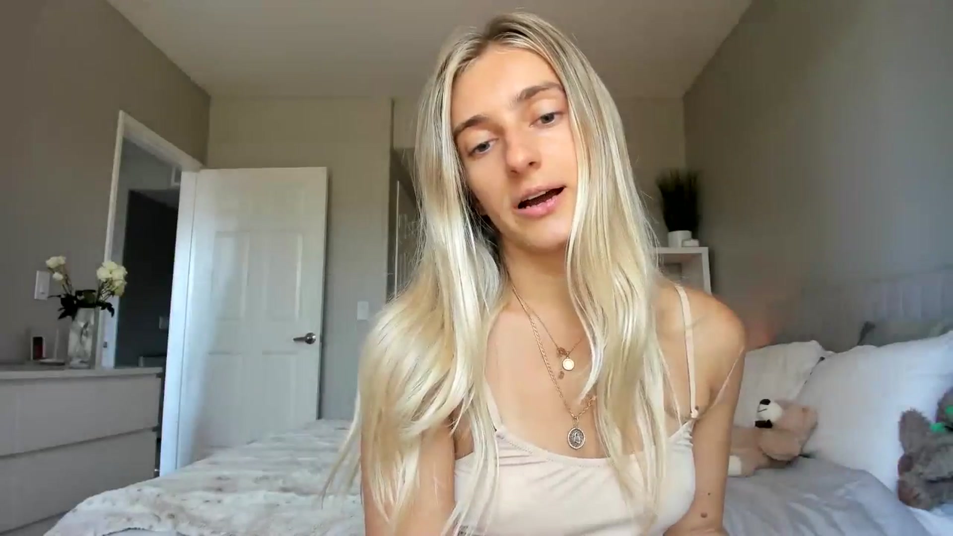 Gallery image thumbnail from BDayVodka's myfreecams stream on, 07/17/2025, 22:27 image 9 of 20