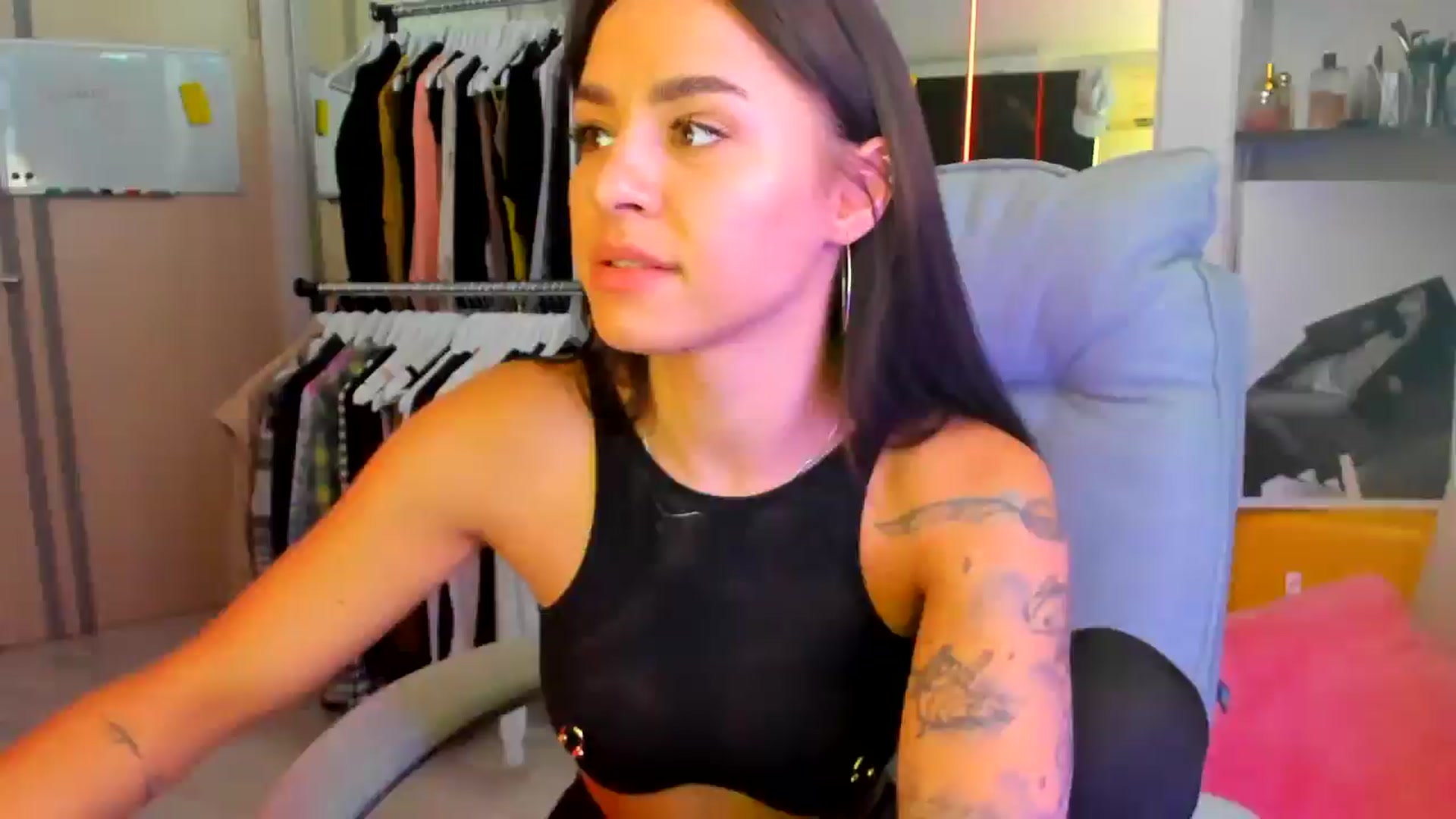 Gallery image thumbnail from BDayYaga's myfreecams stream on, 08/03/2025, 13:23 image 15 of 20