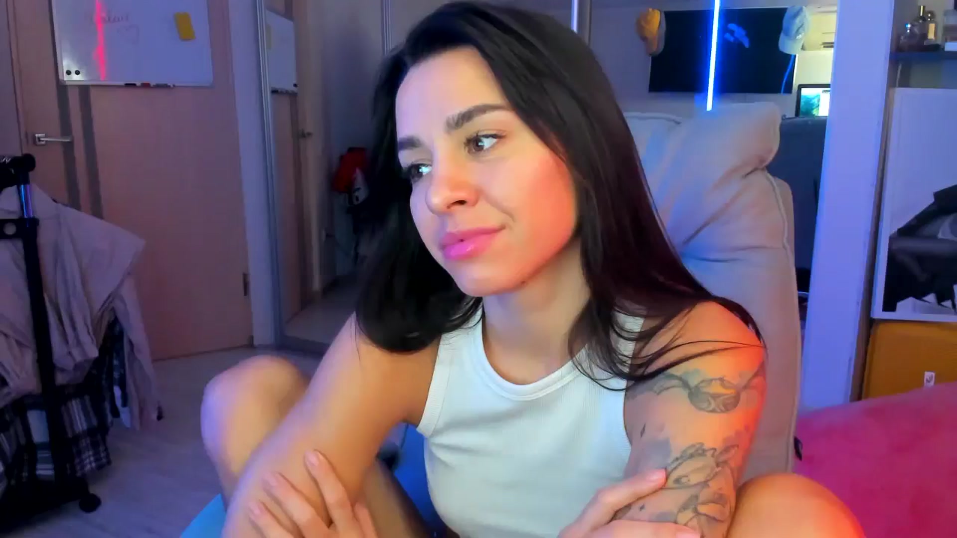Gallery image thumbnail from BDayYaga's myfreecams stream on, 08/10/2025, 01:19 image 2 of 20