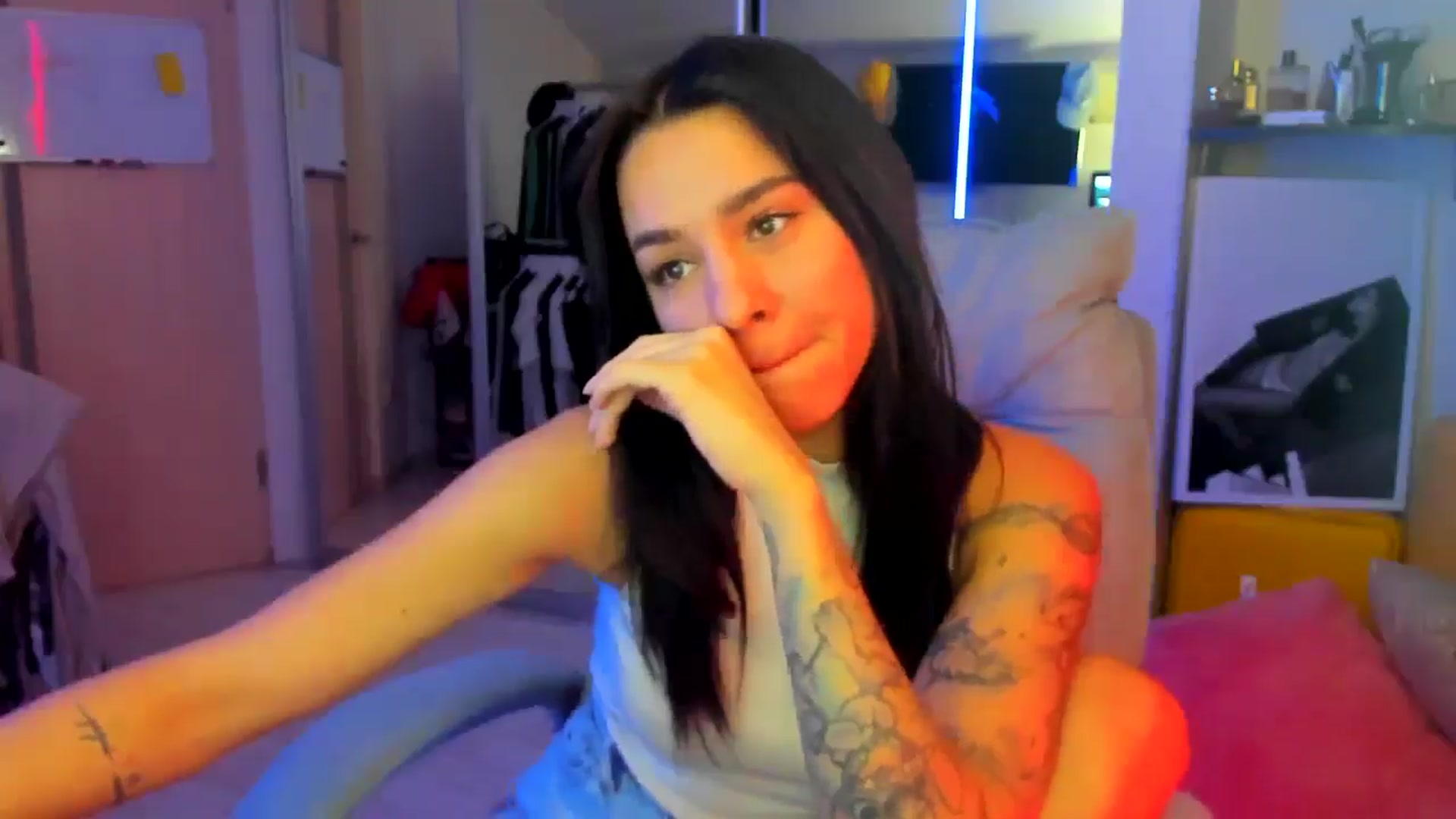 Gallery image thumbnail from BDayYaga's myfreecams stream on, 08/10/2025, 19:23 image 5 of 20