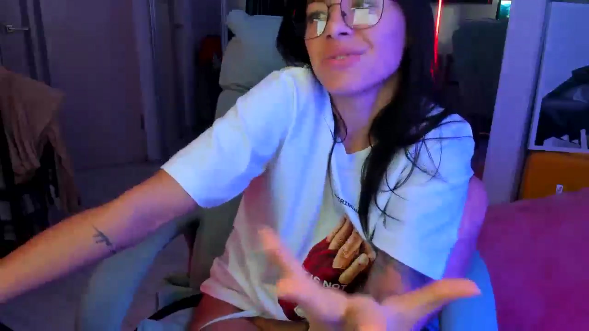 Gallery image thumbnail from BDayYaga's myfreecams stream on, 08/10/2025, 23:35 image 15 of 20