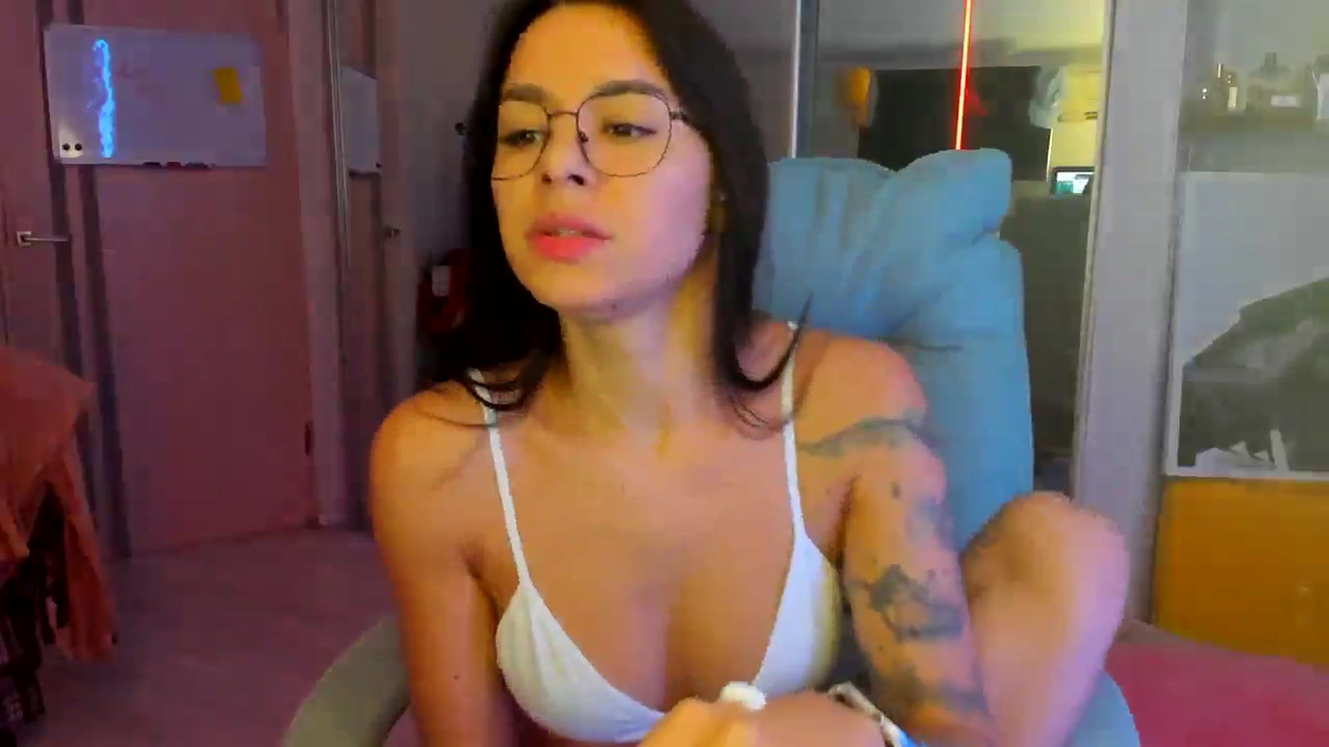 Gallery image thumbnail from BDayYaga's myfreecams stream on, 08/12/2025, 24:38 image 9 of 20