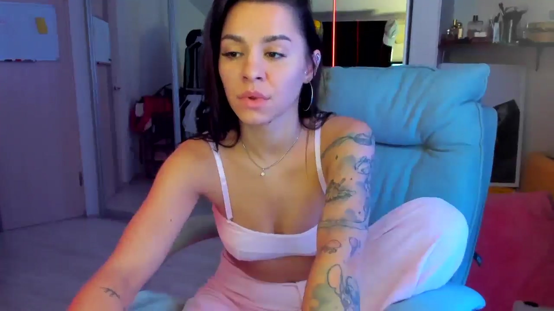 Gallery image thumbnail from BDayYaga's myfreecams stream on, 08/12/2025, 21:44 image 17 of 20