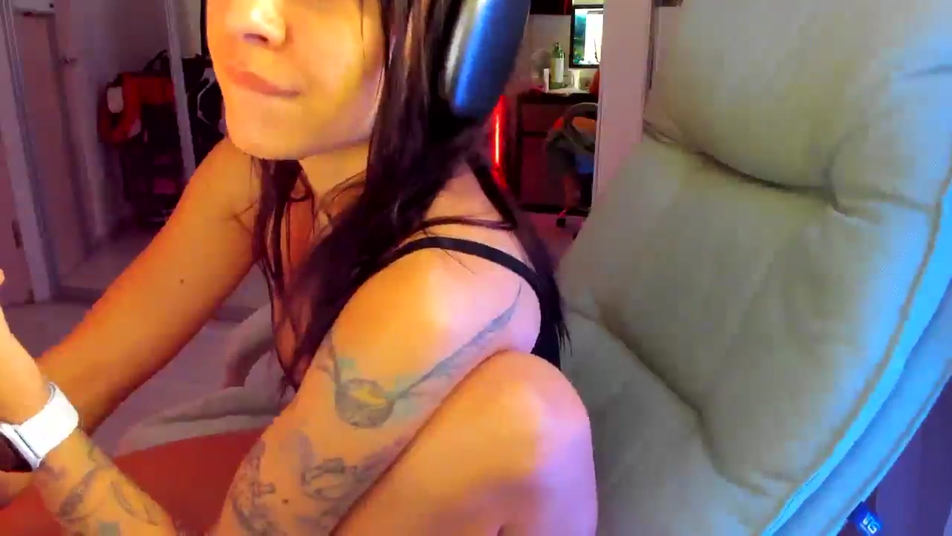 Gallery image thumbnail from BDayYaga's myfreecams stream on, 08/14/2025, 05:33 image 7 of 20