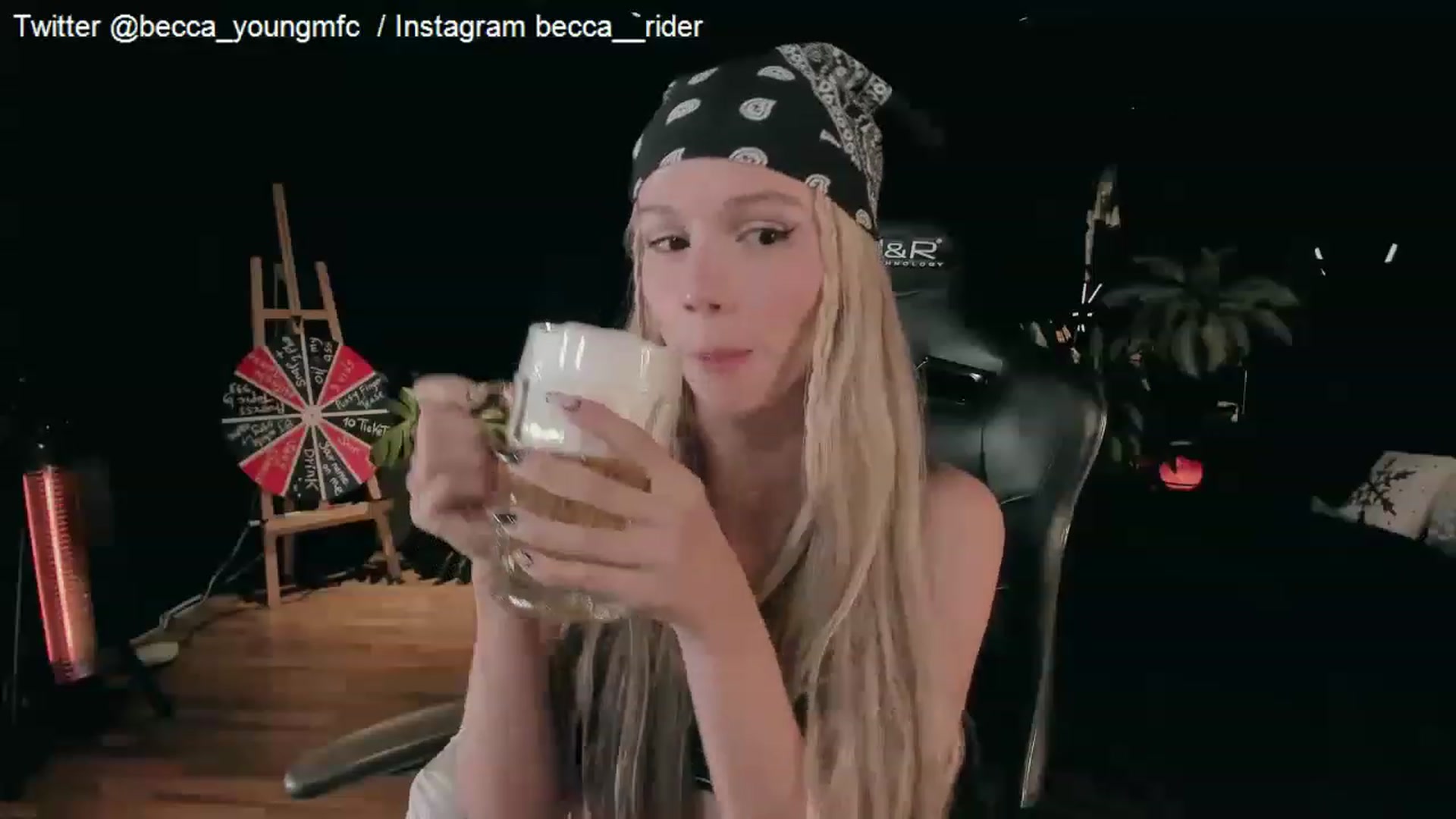 Gallery image thumbnail from BECCA_RIDER's myfreecams stream on, 12/17/2022, 01:40 image 2 of 20