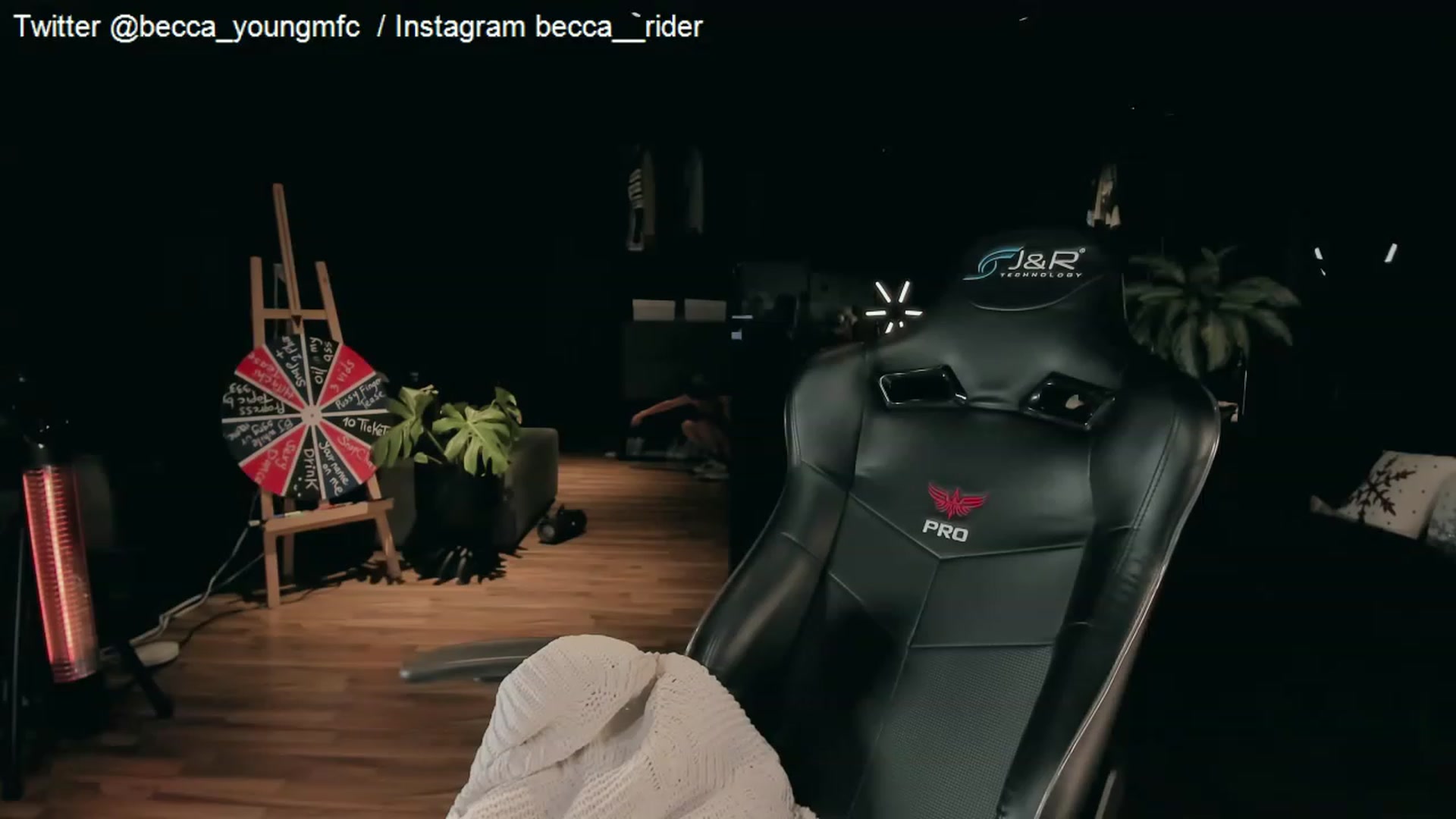 Gallery image thumbnail from BECCA_RIDER's myfreecams stream on, 12/17/2022, 01:40 image 1 of 20