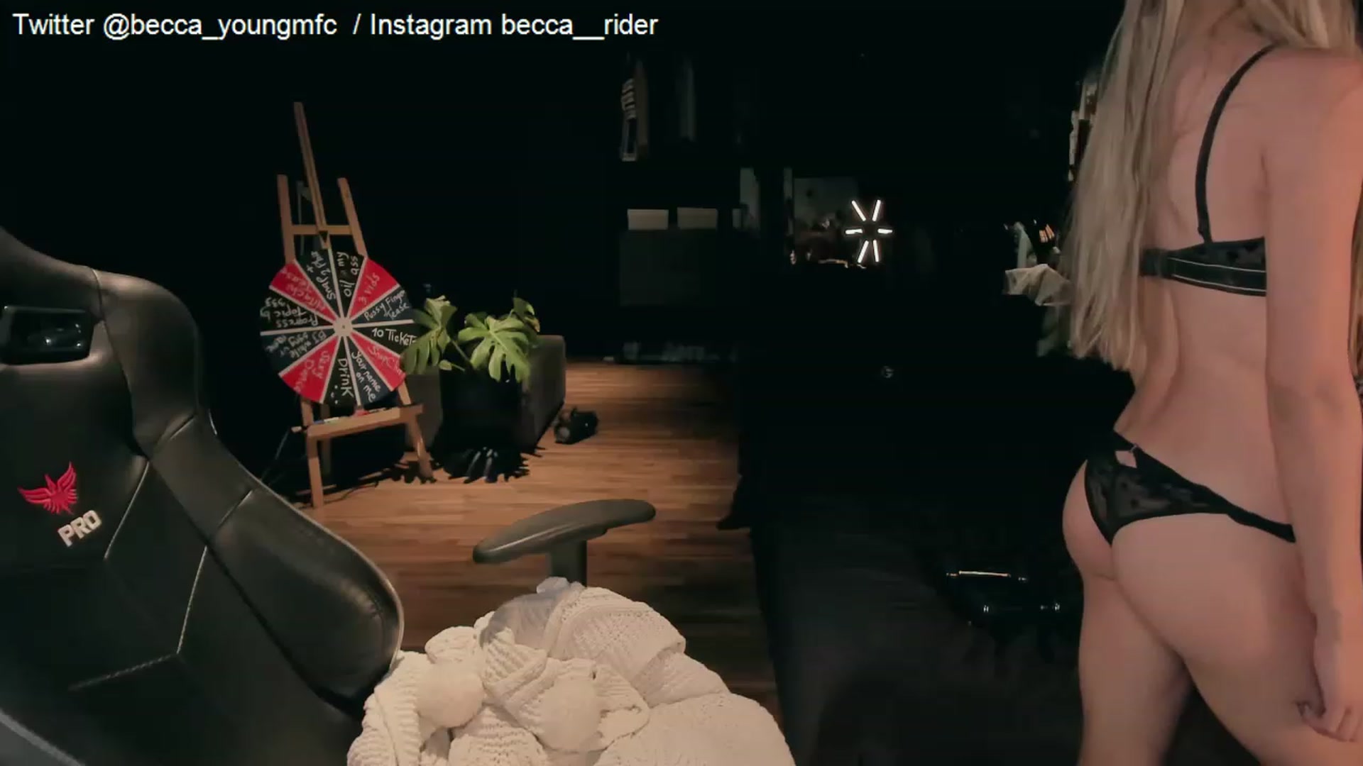 Gallery image thumbnail from BECCA_RIDER's myfreecams stream on, 12/17/2022, 02:32 image 19 of 20