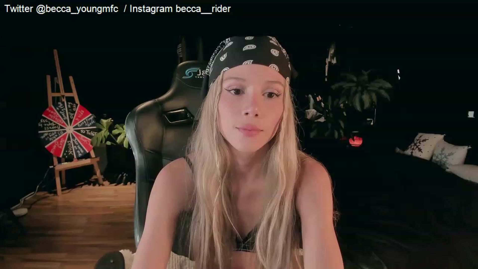 Gallery image thumbnail from BECCA_RIDER's myfreecams stream on, 12/17/2022, 02:32 image 7 of 20
