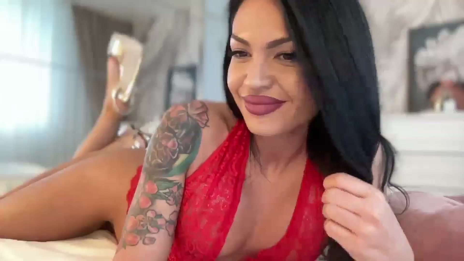 Gallery image thumbnail from BELLADIANA's myfreecams stream on, 04/21/2026, 16:18 image 14 of 20