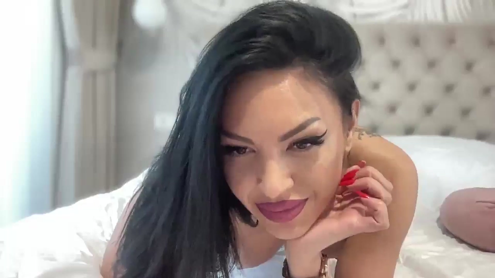 Gallery image thumbnail from BELLADIANA's myfreecams stream on, 04/22/2026, 16:45 image 6 of 20