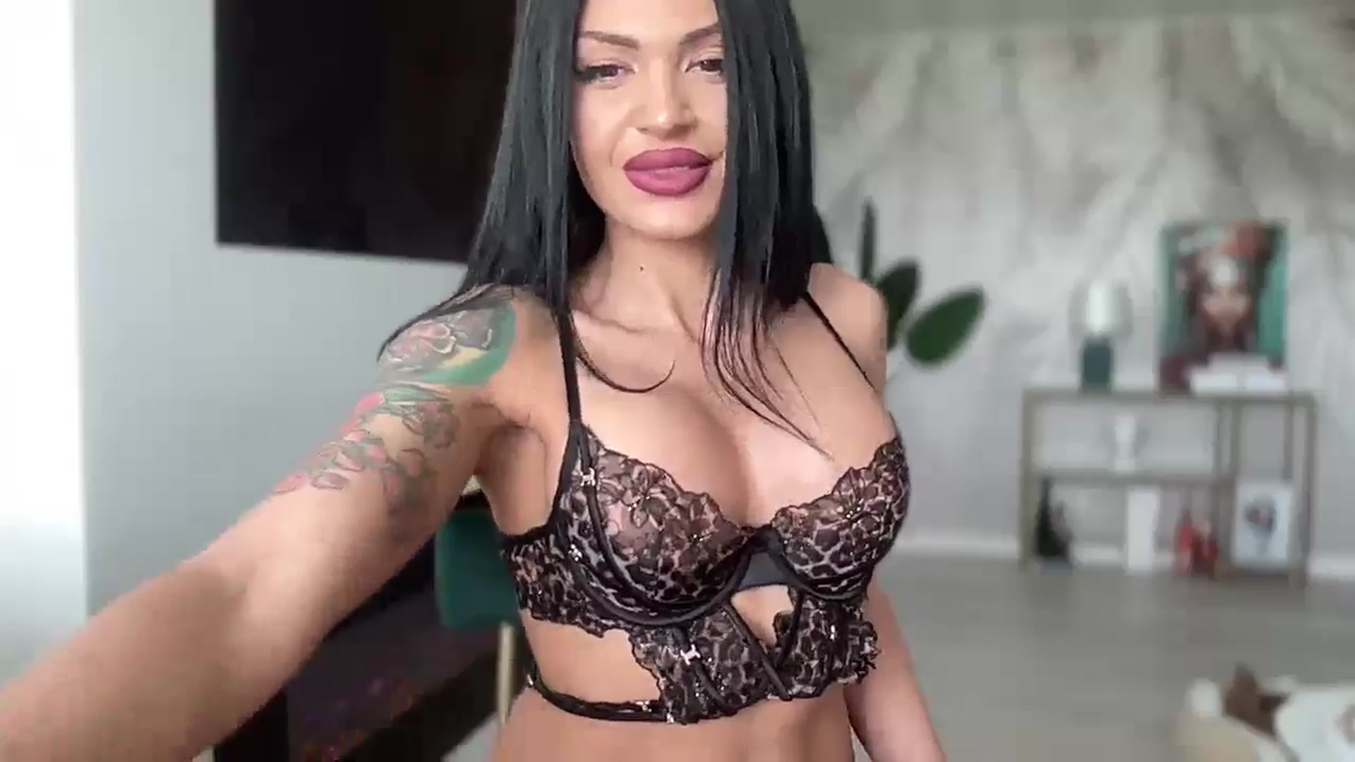 Gallery image thumbnail from BELLADIANA's myfreecams stream on, 04/24/2026, 12:41 image 4 of 20