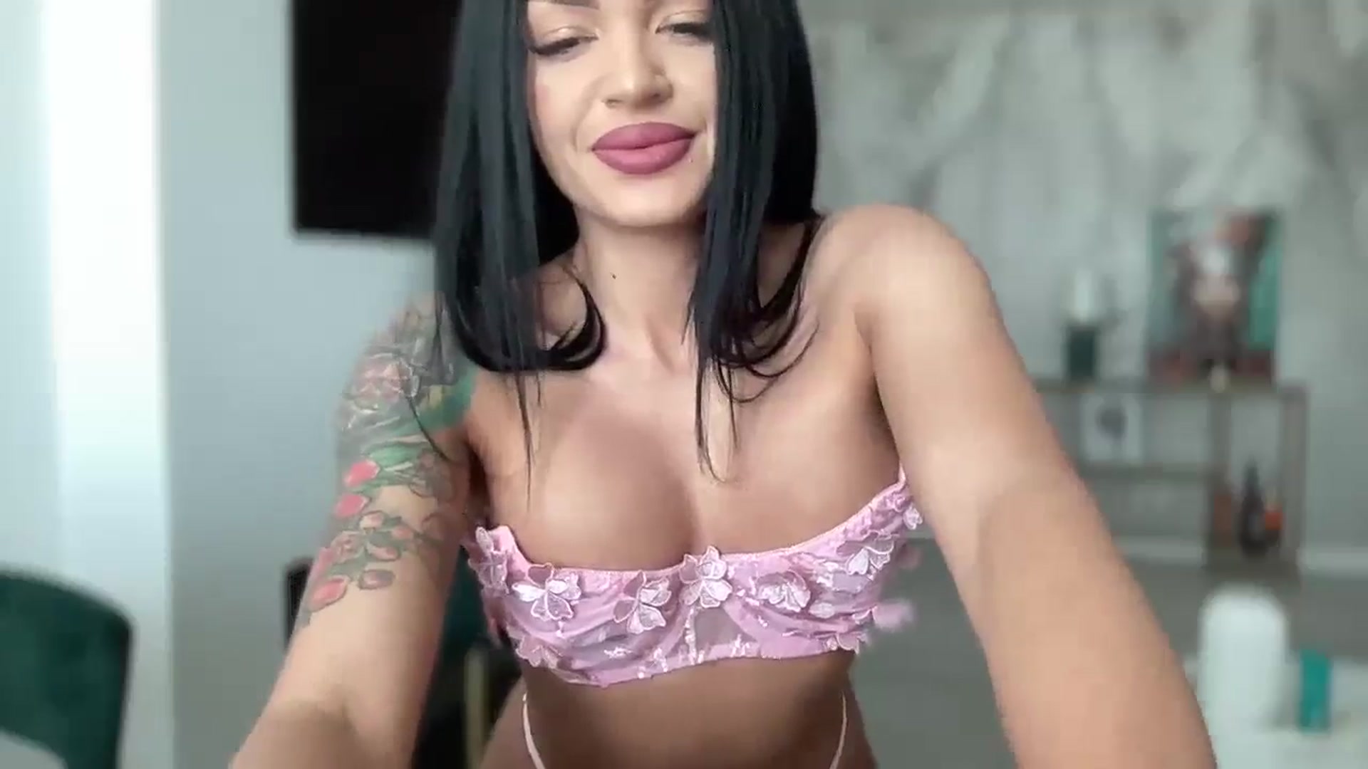 Gallery image thumbnail from BELLADIANA's myfreecams stream on, 05/06/2026, 11:39 image 17 of 20