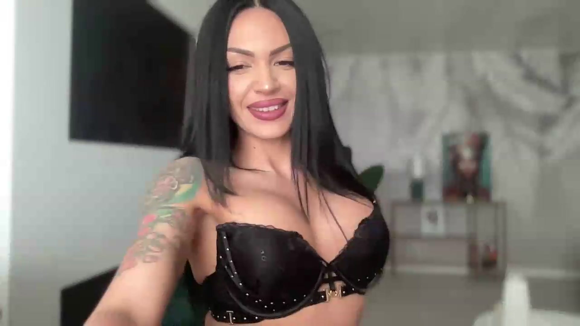 Gallery image thumbnail from BELLADIANA's myfreecams stream on, 05/14/2026, 13:30 image 3 of 20