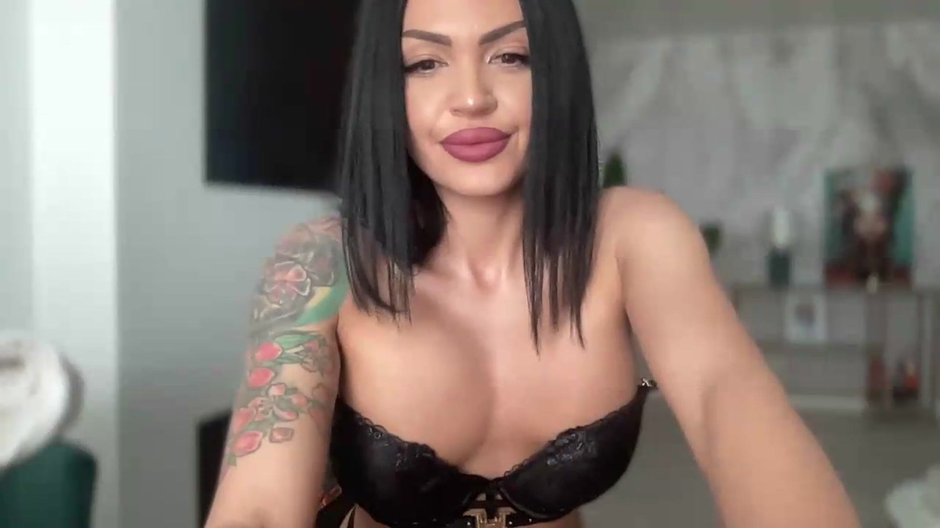 Gallery image thumbnail from BELLADIANA's myfreecams stream on, 05/14/2026, 13:30 image 13 of 20