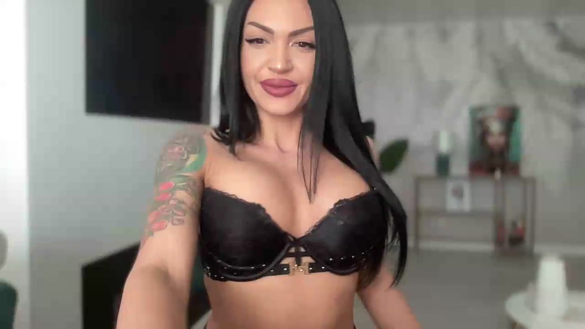 Gallery image thumbnail from BELLADIANA's myfreecams stream on, 05/14/2026, 13:30 image 9 of 20