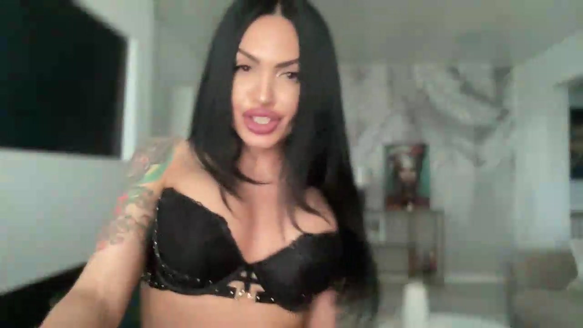Gallery image thumbnail from BELLADIANA's myfreecams stream on, 05/14/2026, 15:17 image 4 of 20