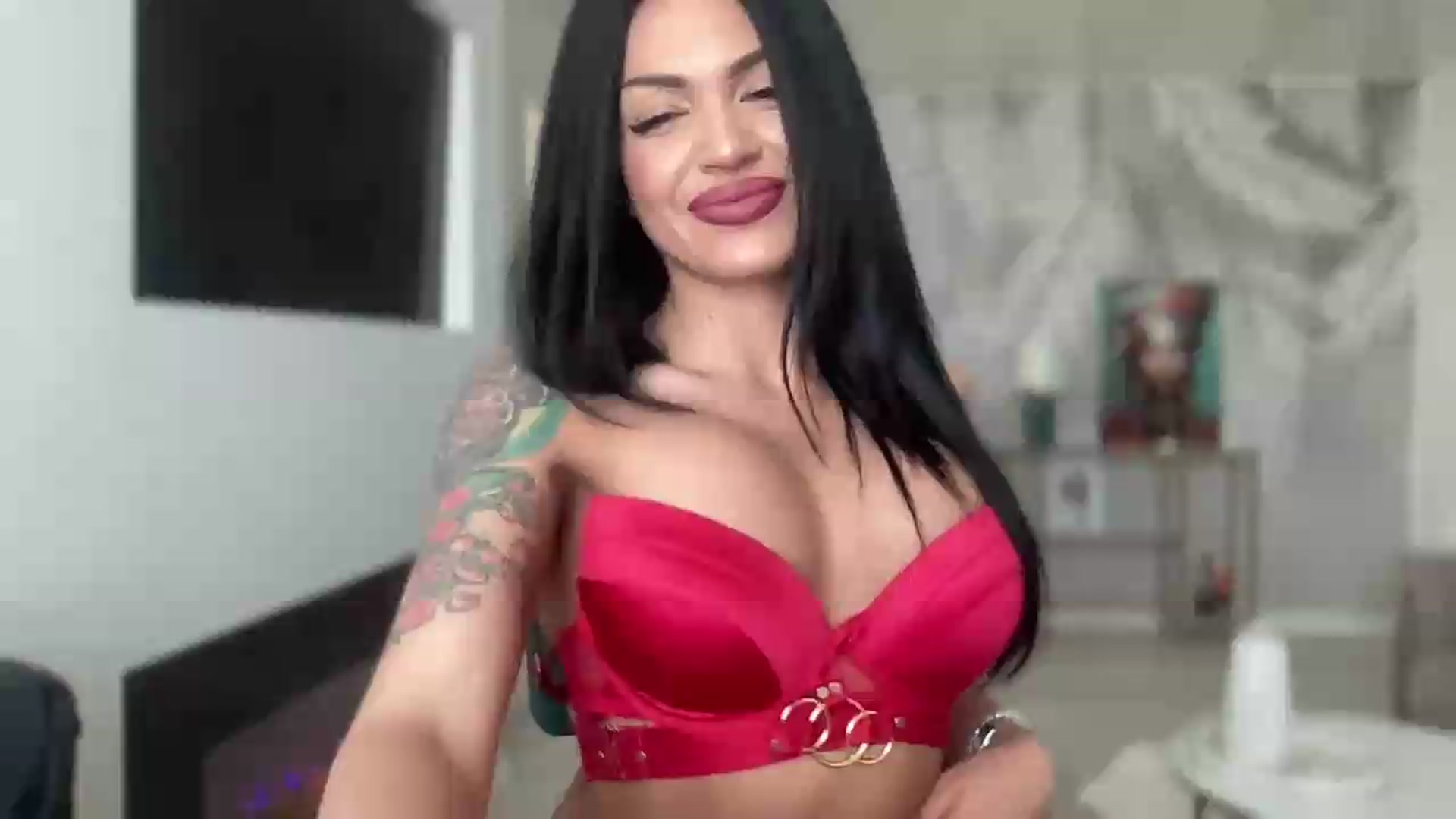 Gallery image thumbnail from BELLADIANA's myfreecams stream on, 05/15/2026, 13:51 image 9 of 20